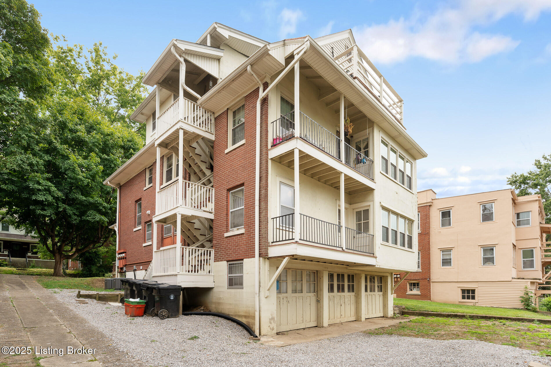 2163 Sherwood Ave