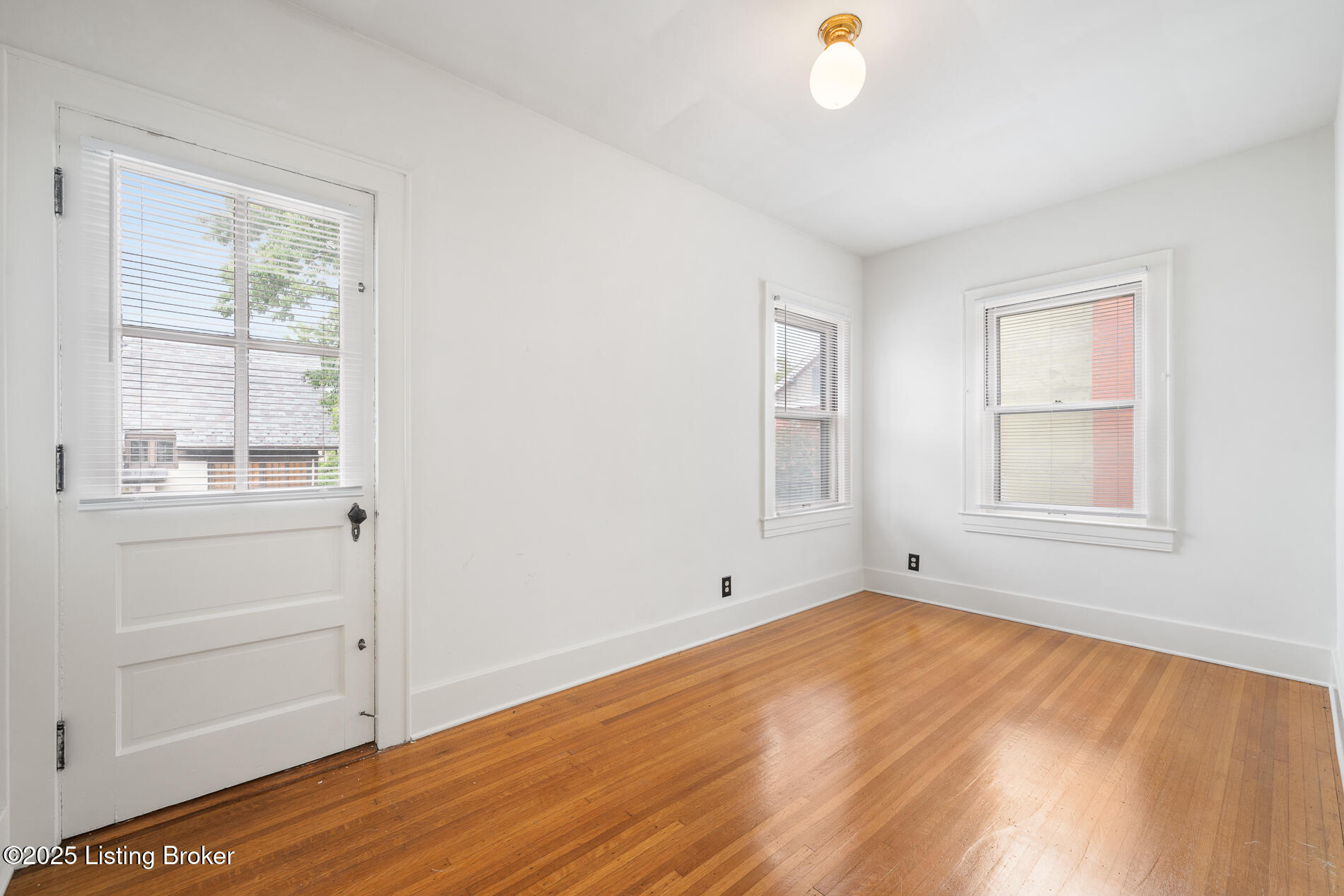 2163 Sherwood Ave