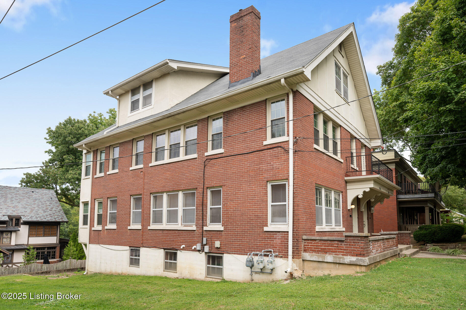 2163 Sherwood Ave