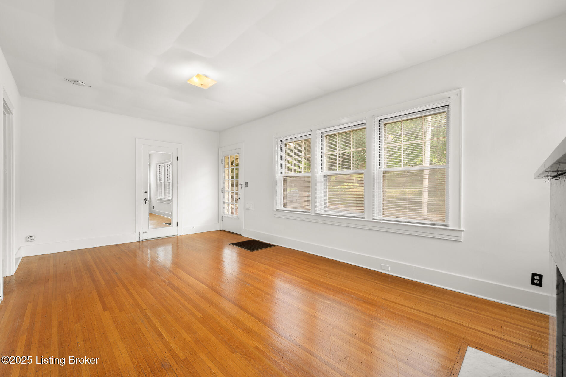 2163 Sherwood Ave