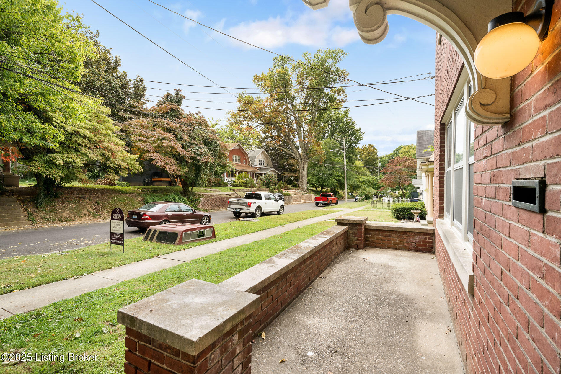 2163 Sherwood Ave