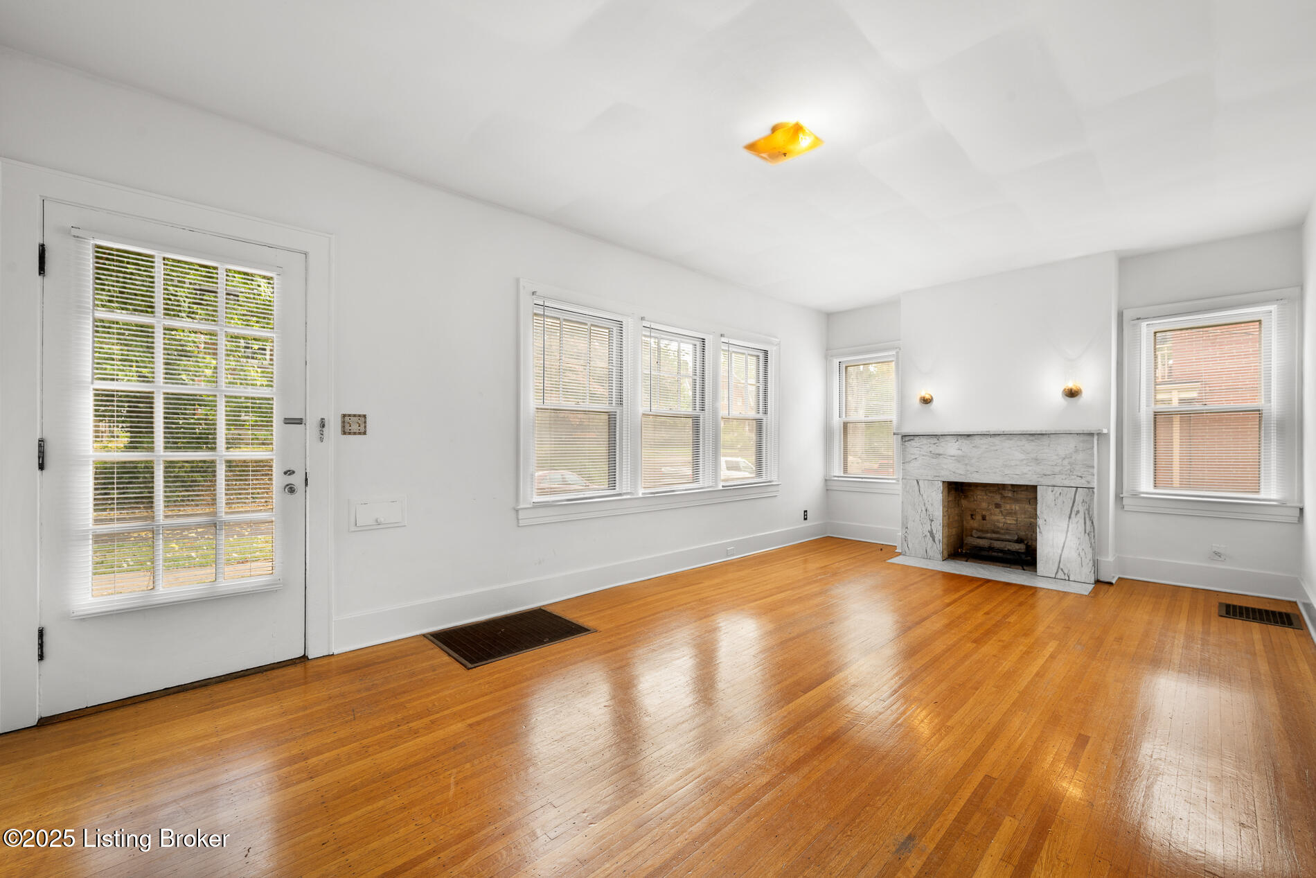 2163 Sherwood Ave
