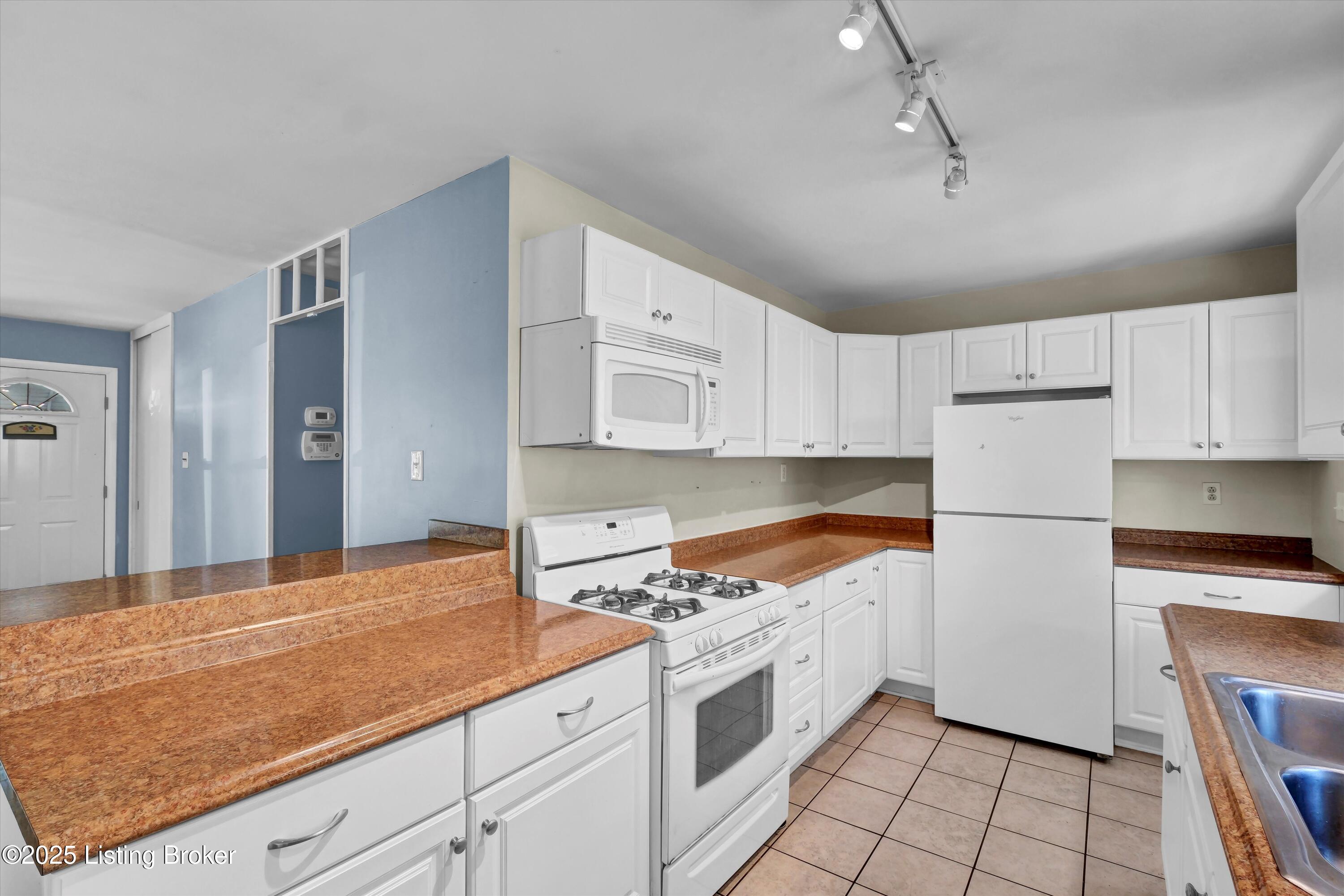 3008 Boaires Ln