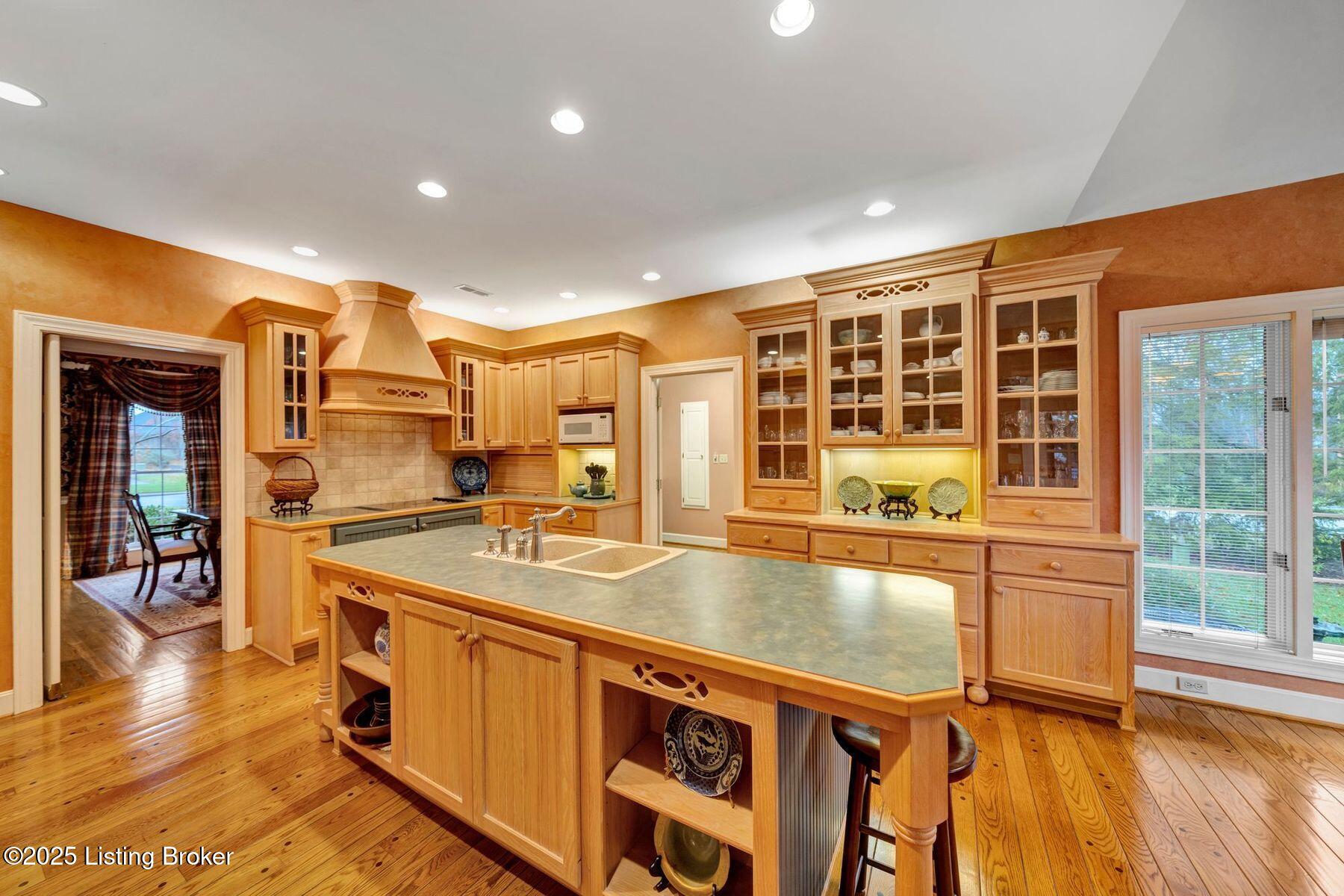 1101 Oxmoor Woods Pkwy