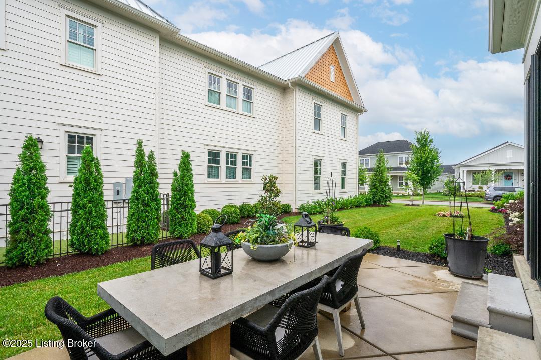 11403 River Beauty Loop