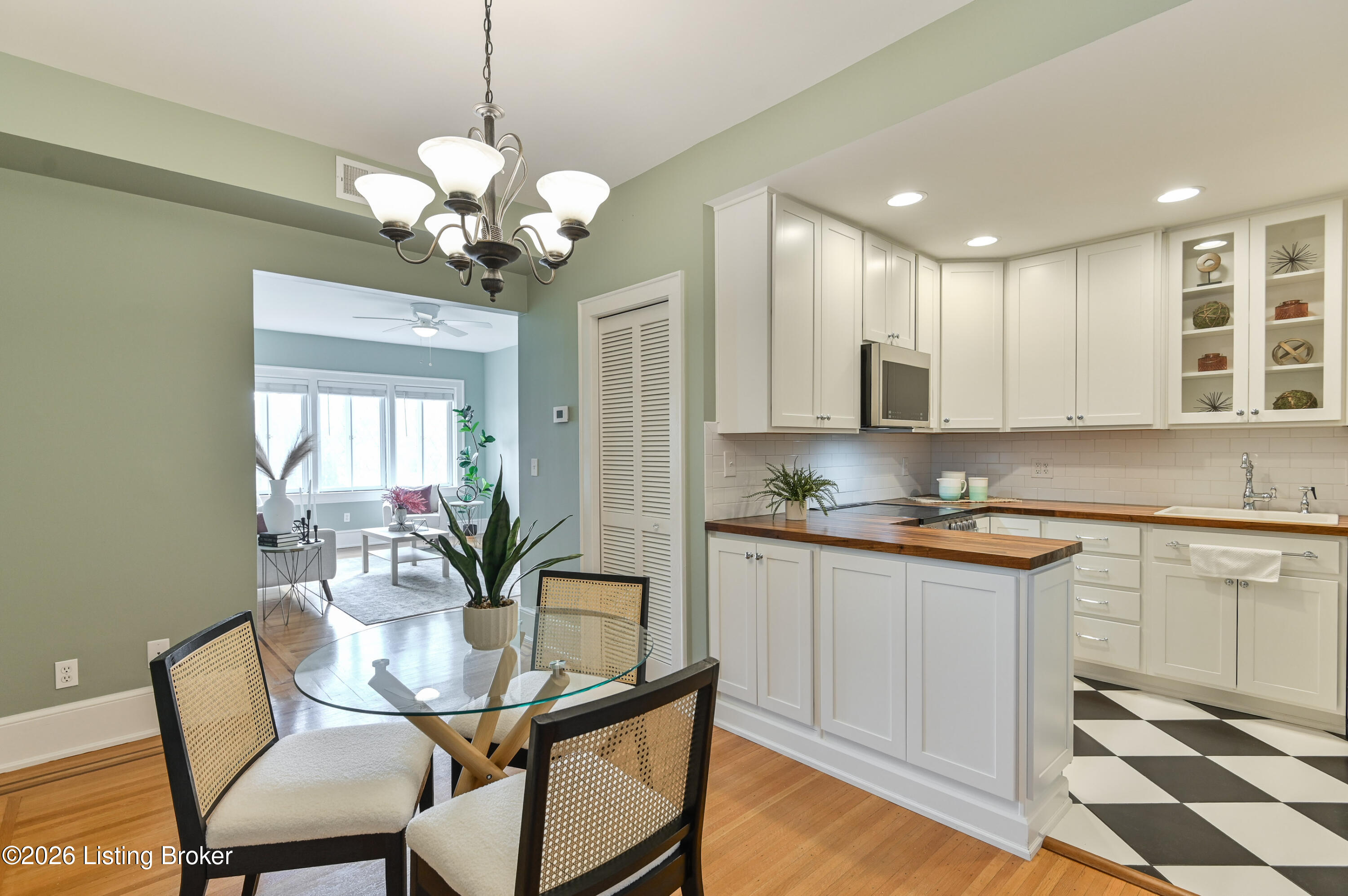 2043 Douglass Blvd 8