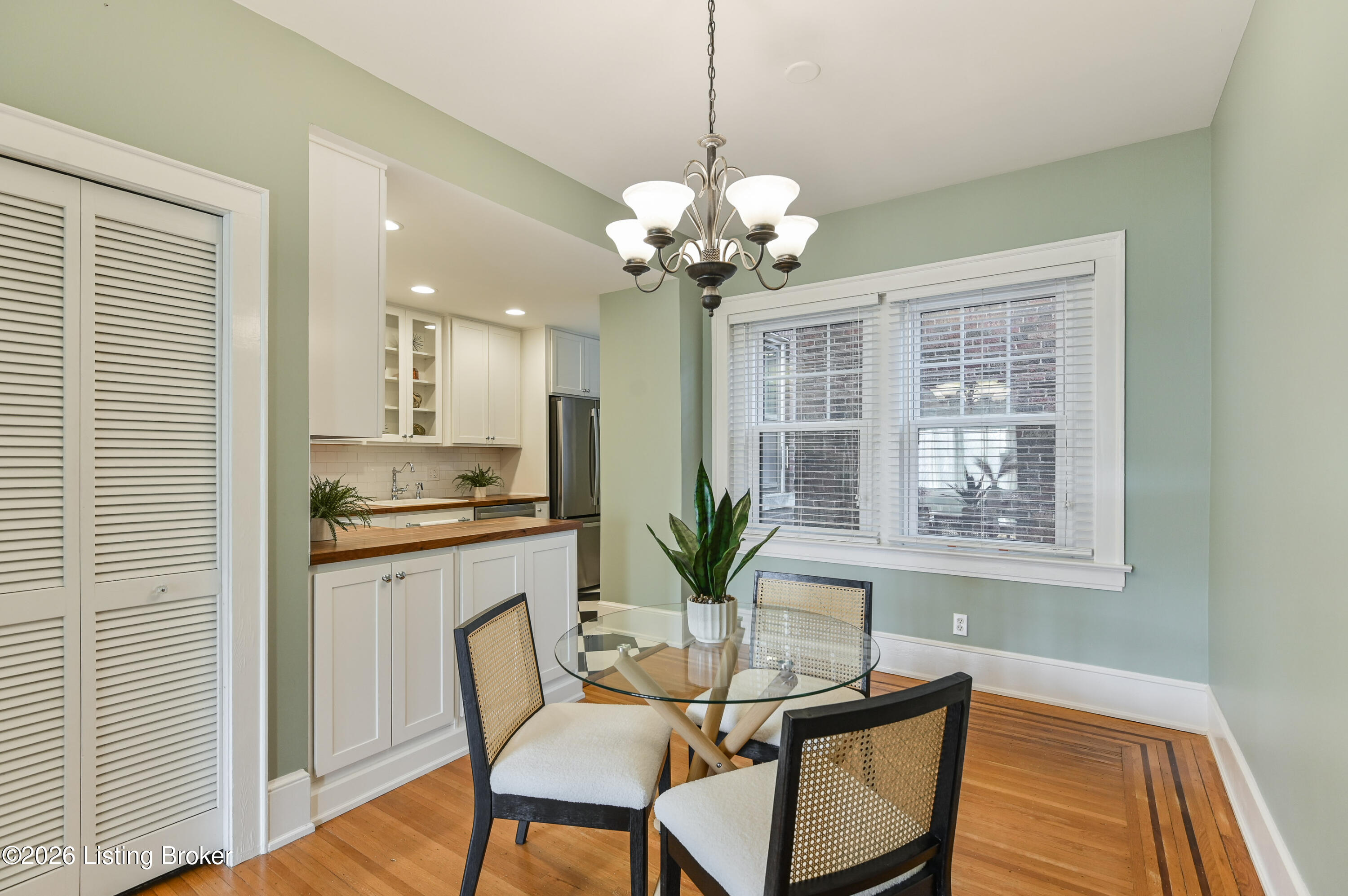 2043 Douglass Blvd 8