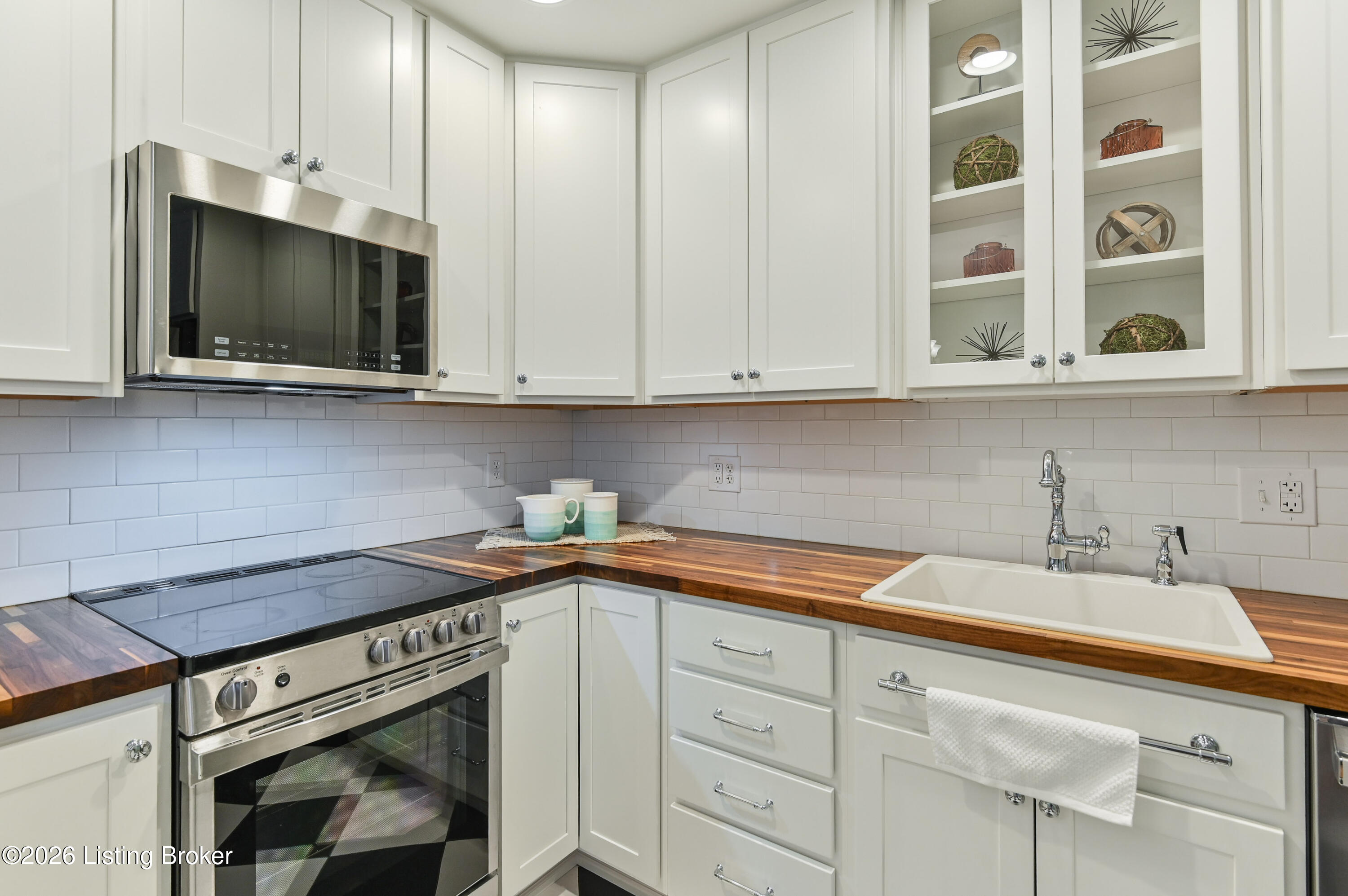 2043 Douglass Blvd 8