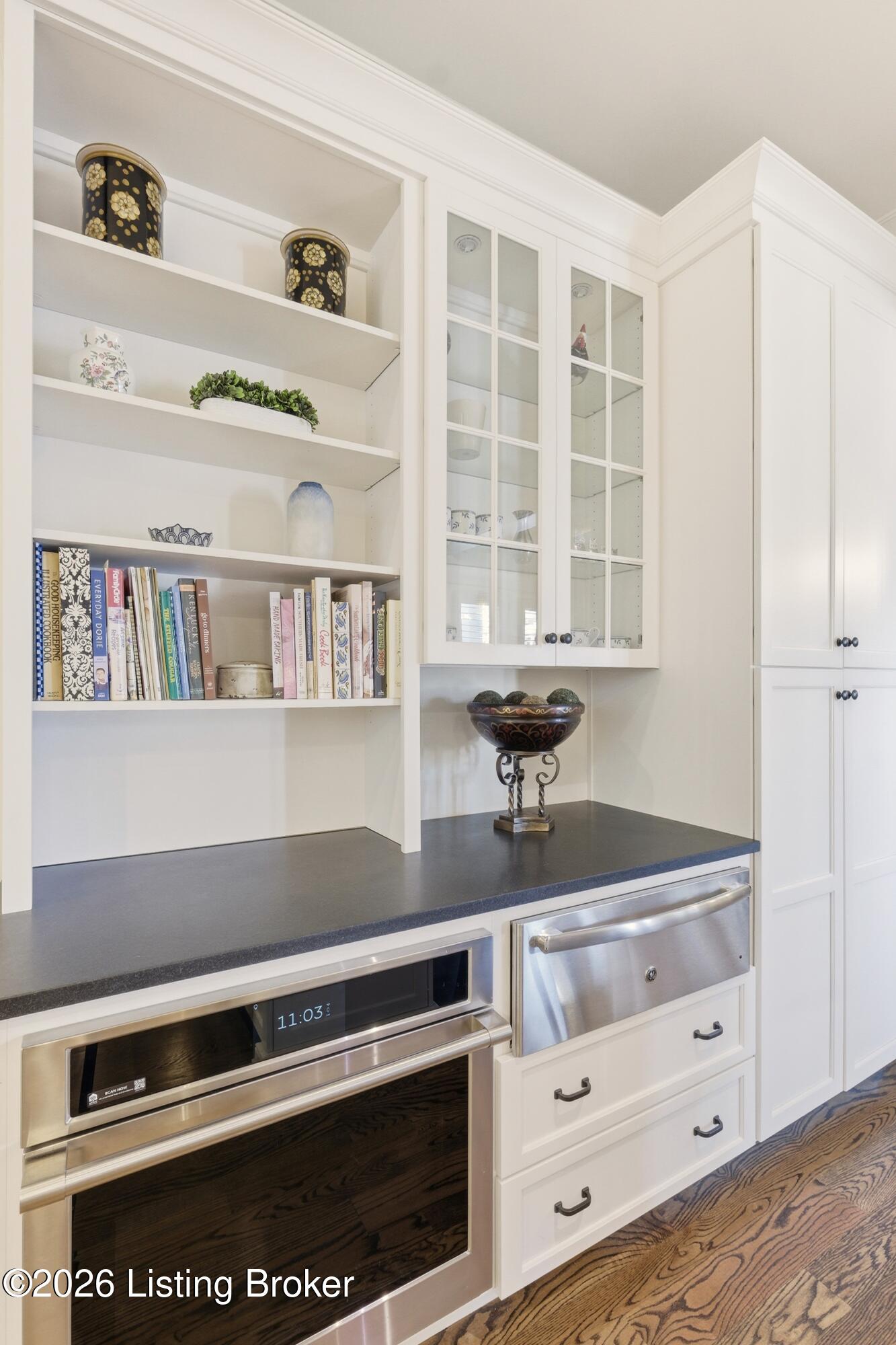 8904 Featherbell Blvd