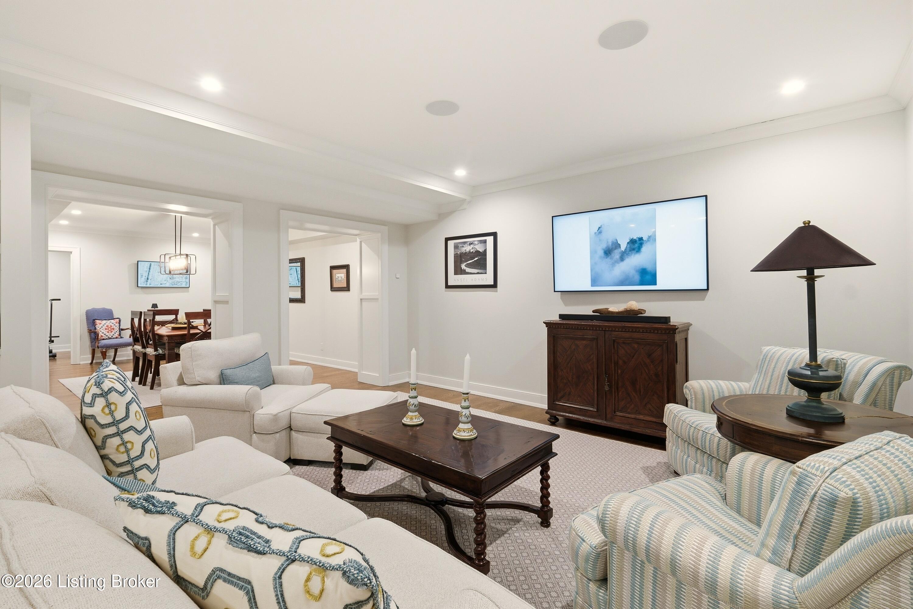 8904 Featherbell Blvd