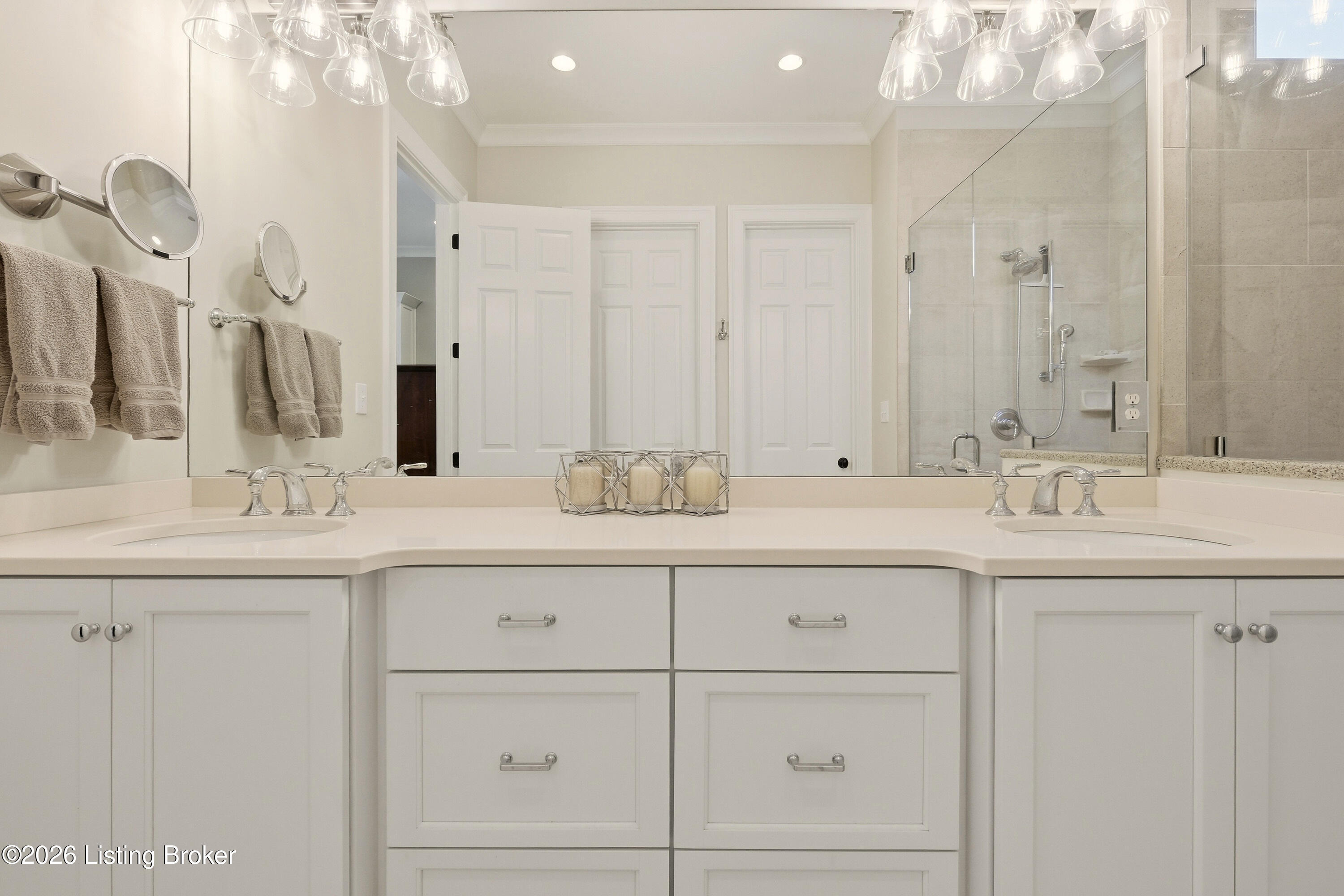 8904 Featherbell Blvd