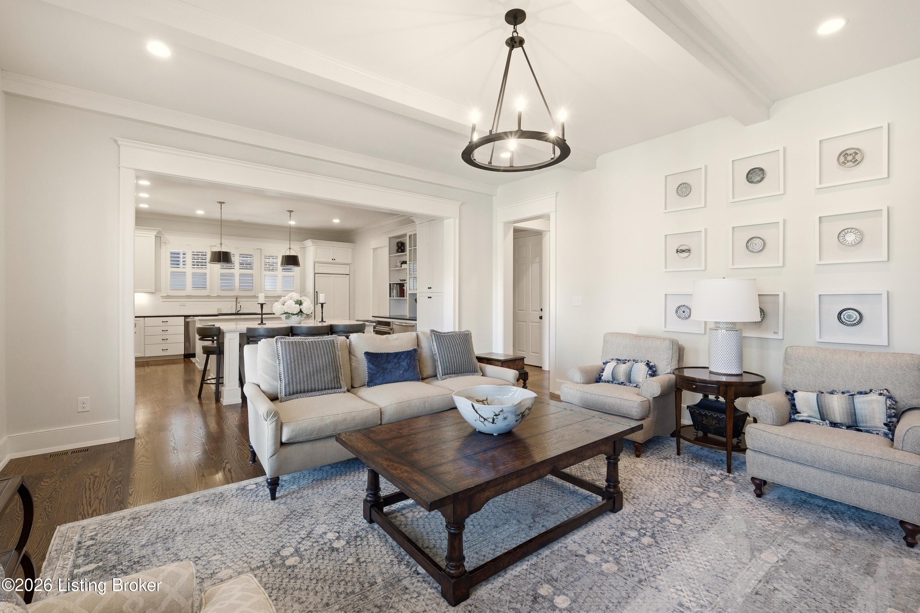 8904 Featherbell Blvd