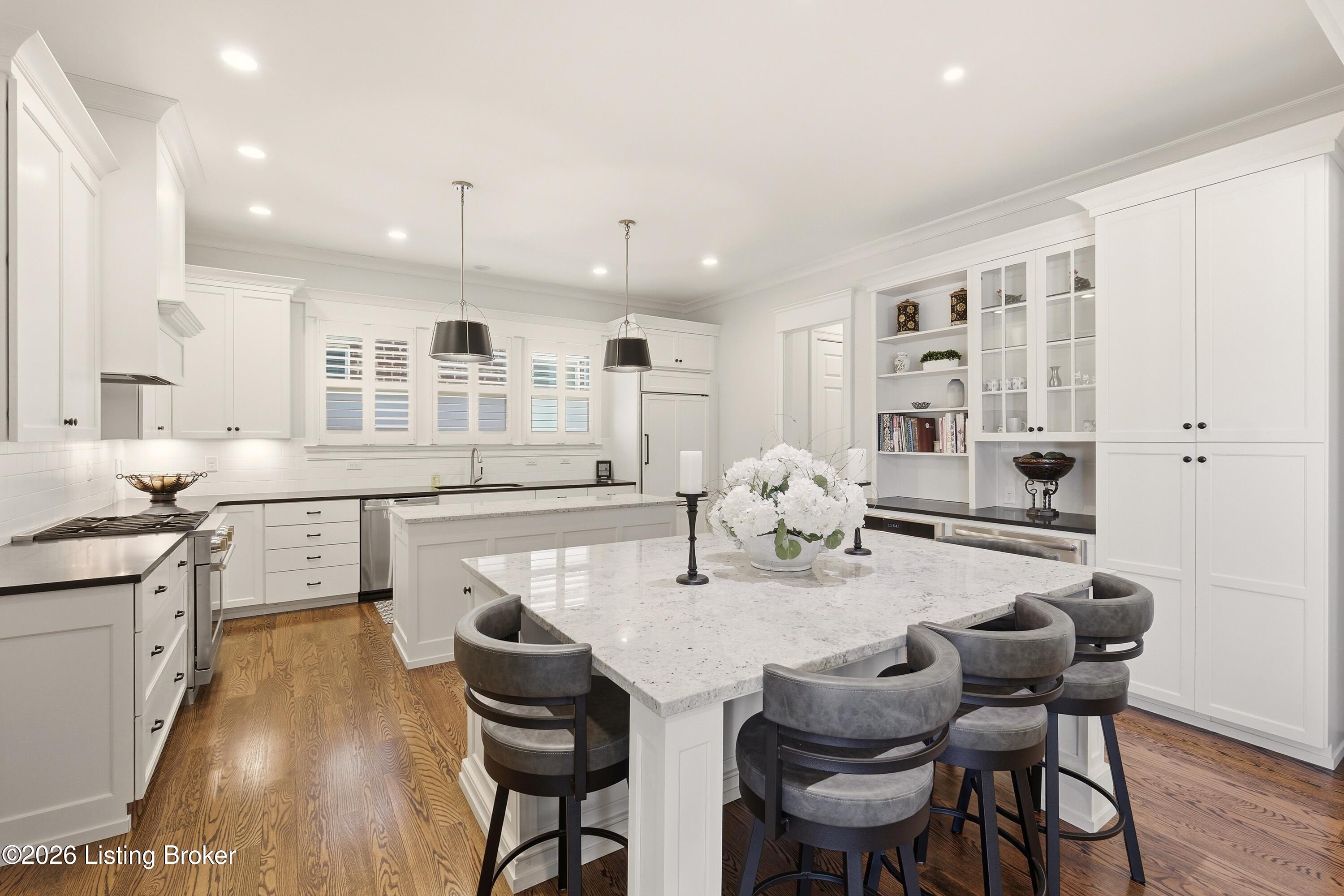 8904 Featherbell Blvd