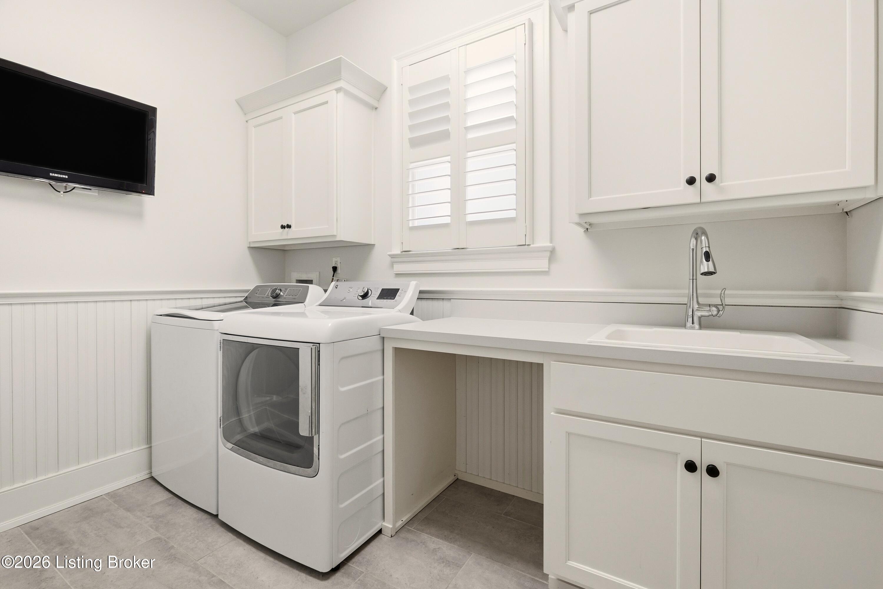 8904 Featherbell Blvd