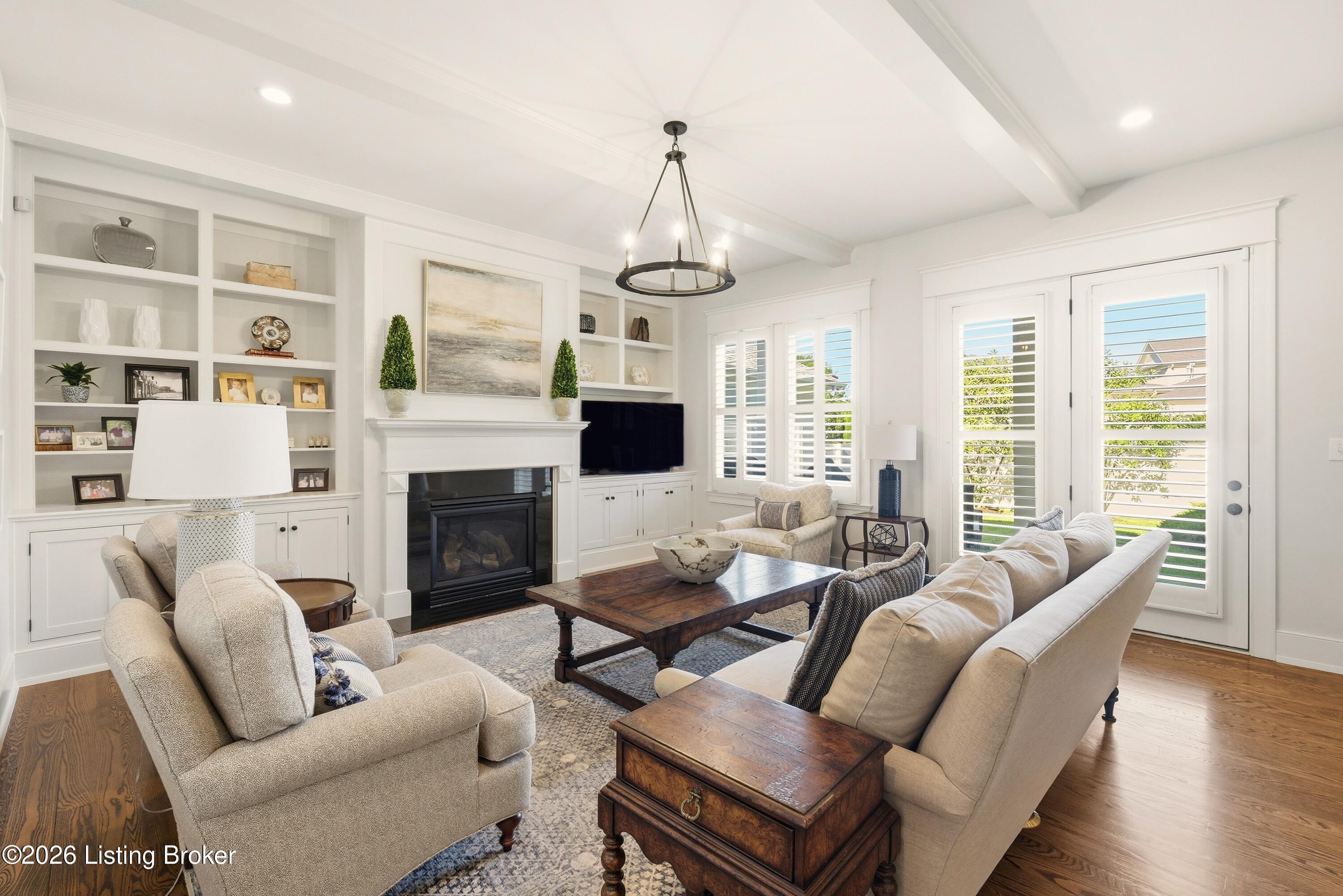 8904 Featherbell Blvd