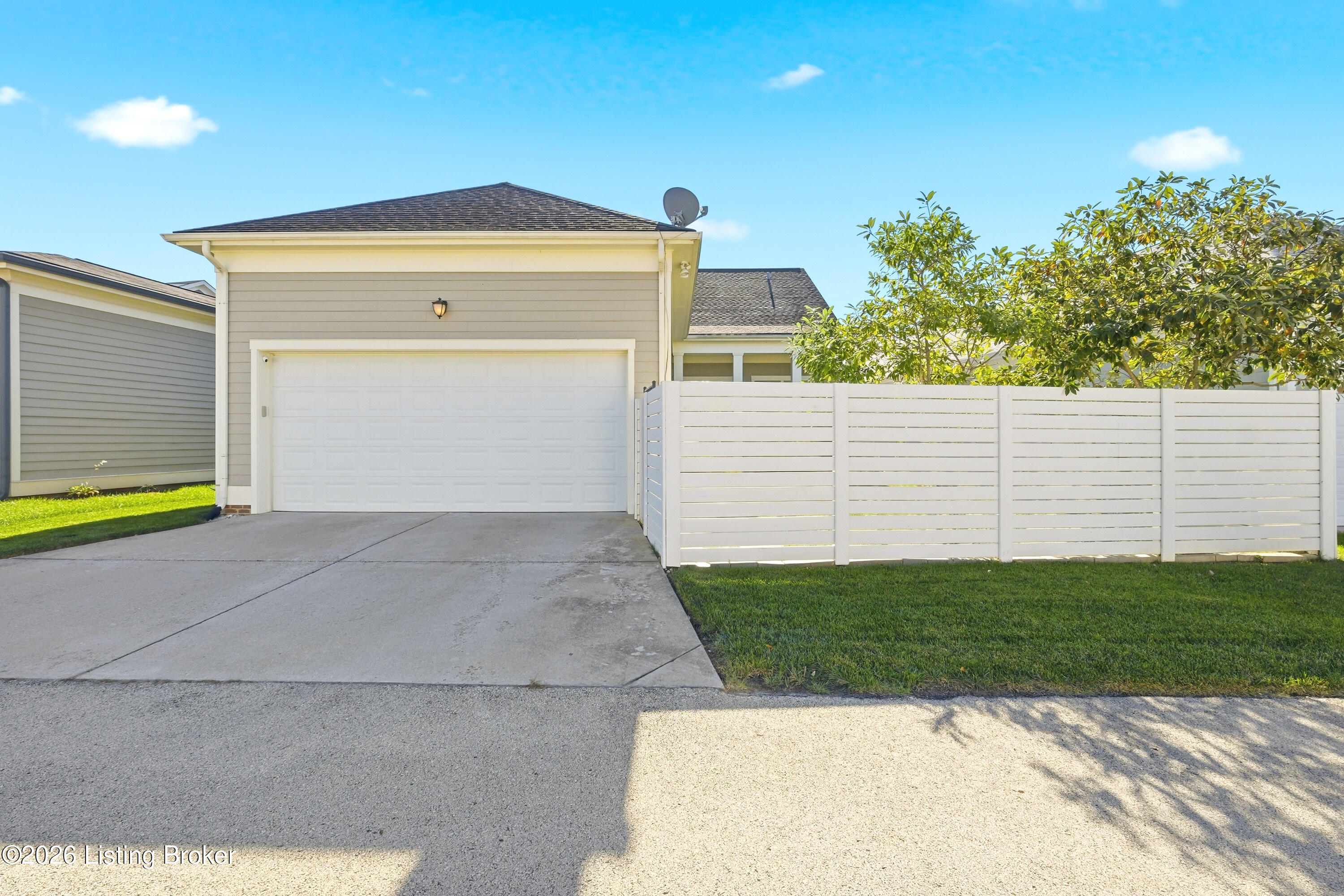 8904 Featherbell Blvd