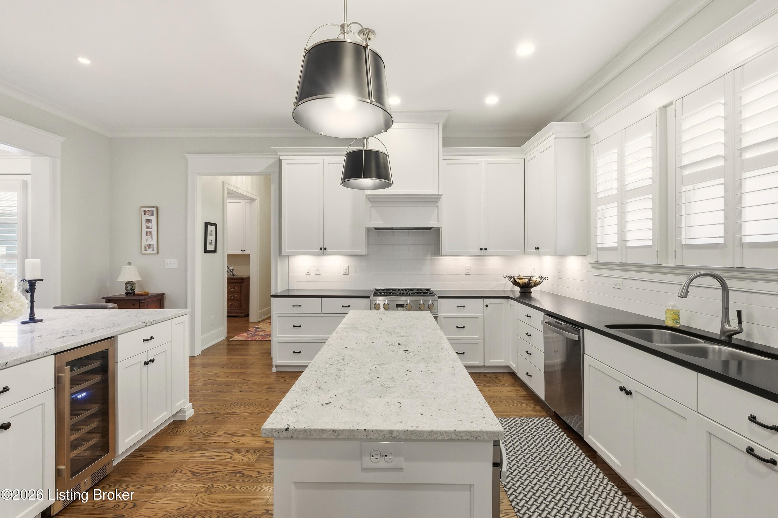 8904 Featherbell Blvd