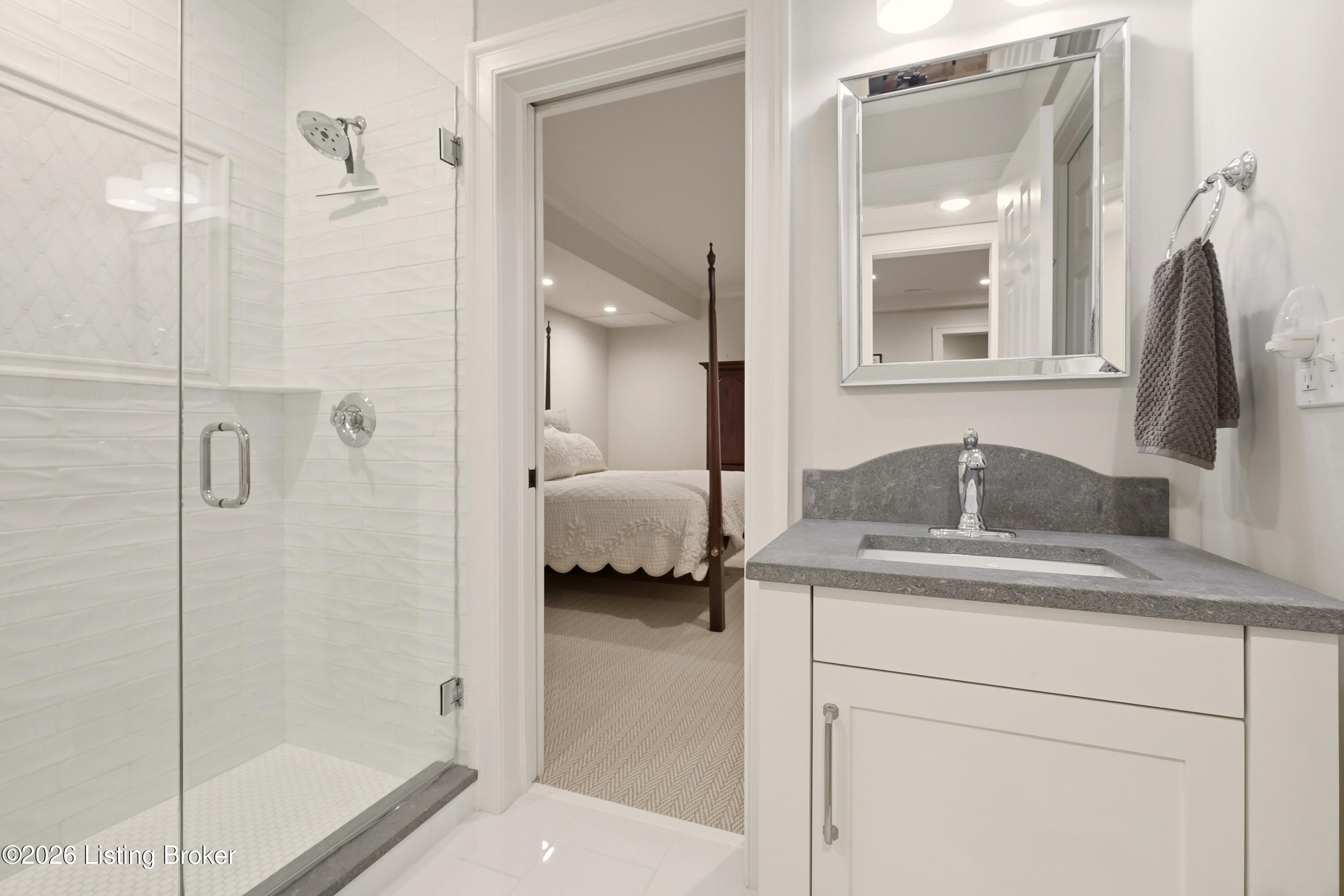 8904 Featherbell Blvd