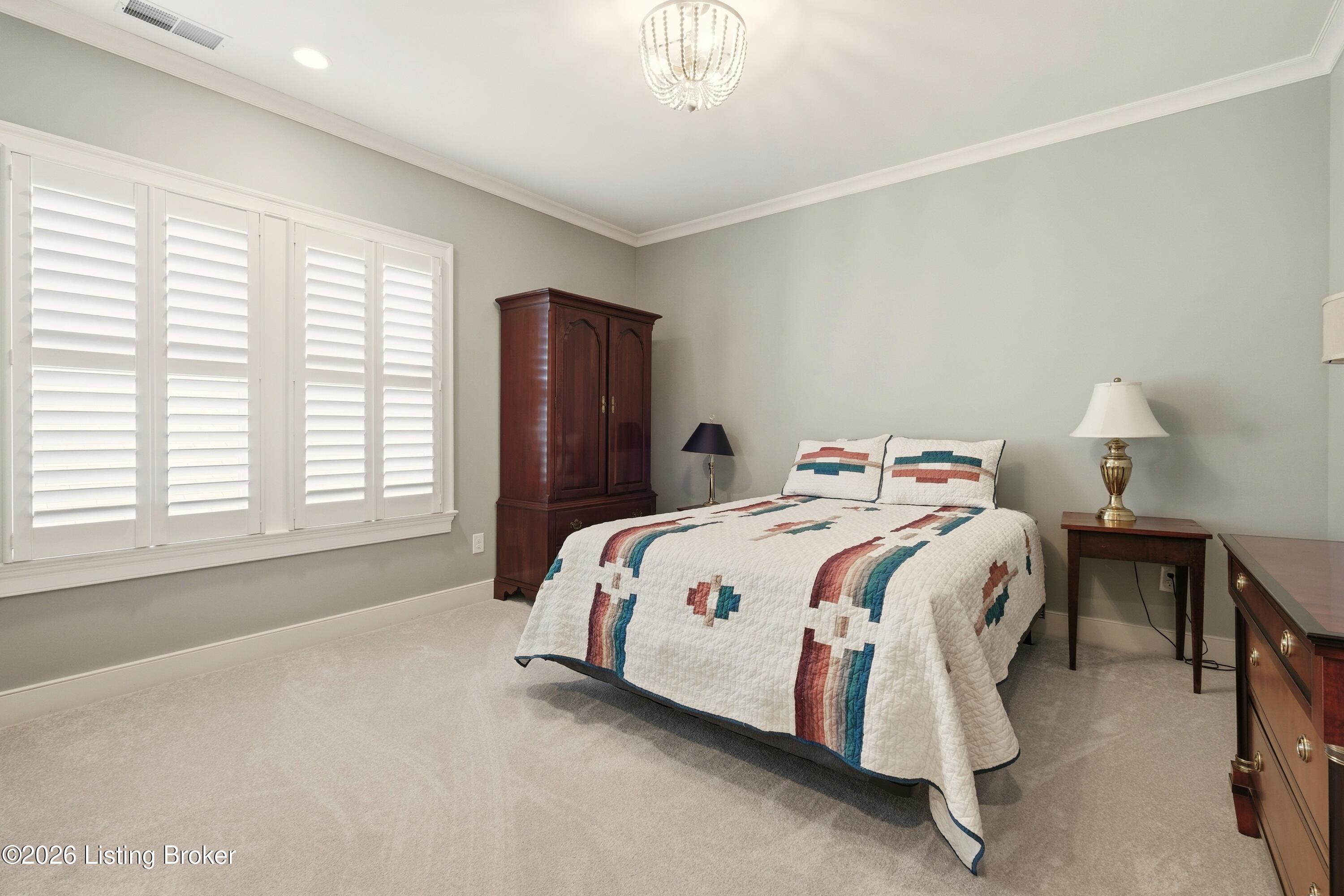 8904 Featherbell Blvd