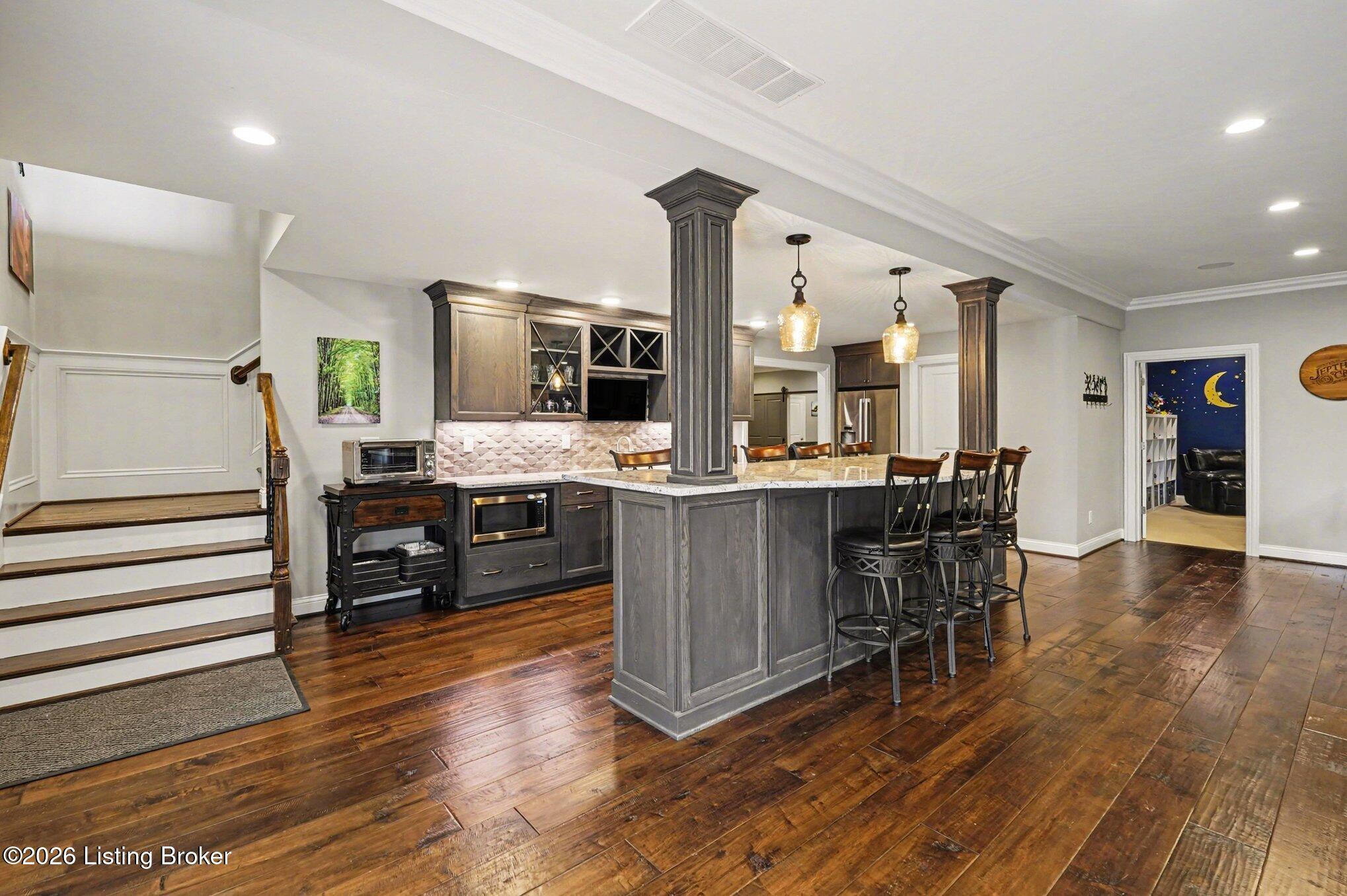 12421 Poplar Woods Dr