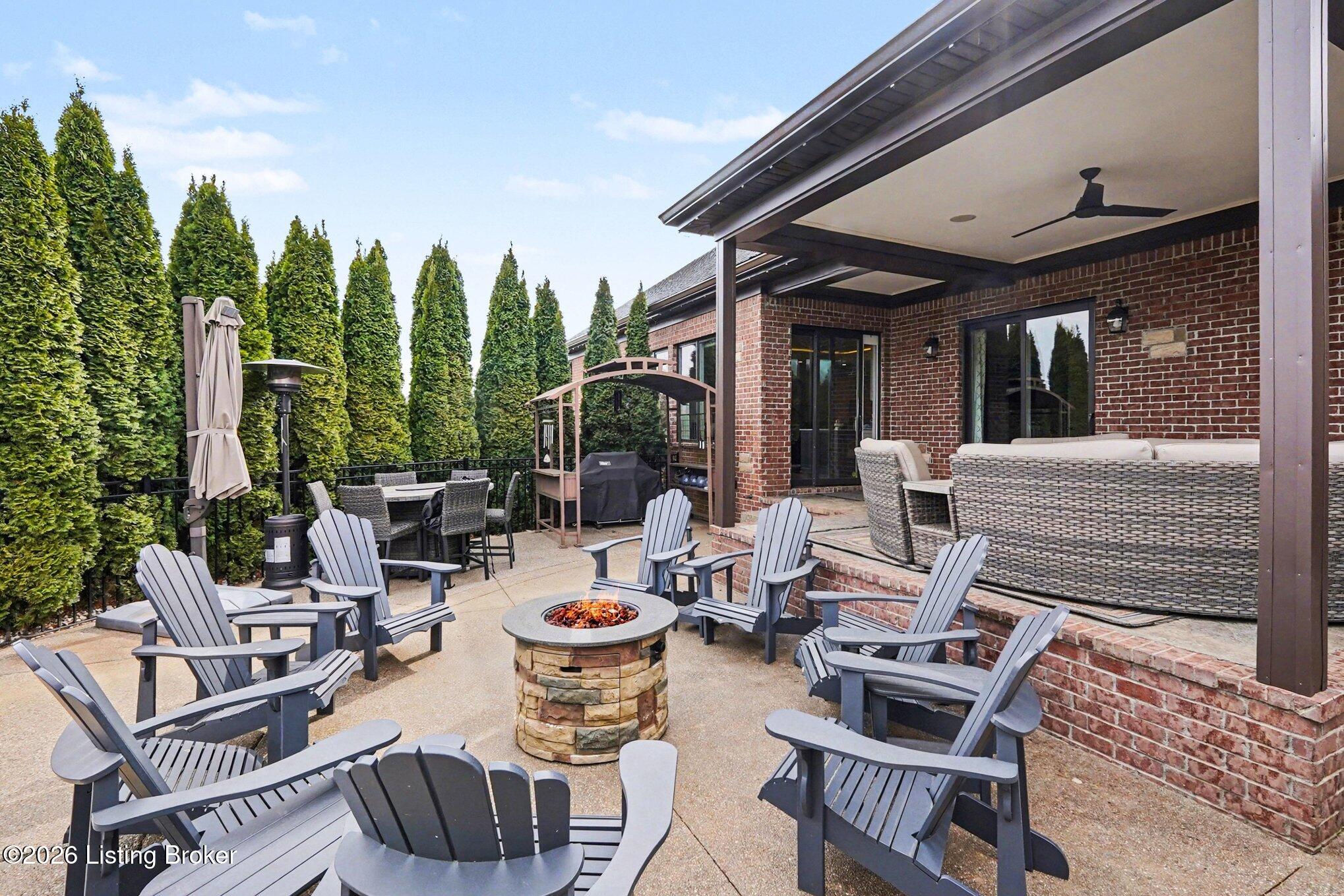 12421 Poplar Woods Dr