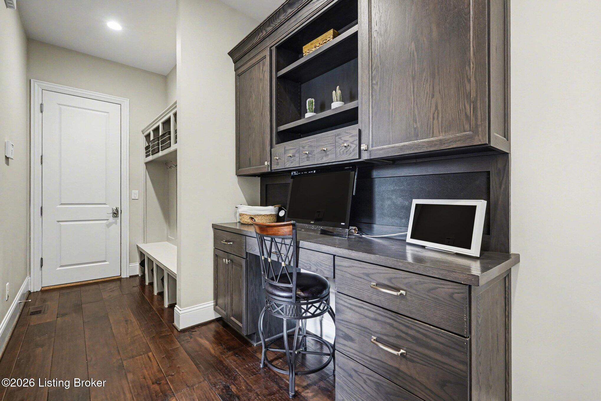 12421 Poplar Woods Dr