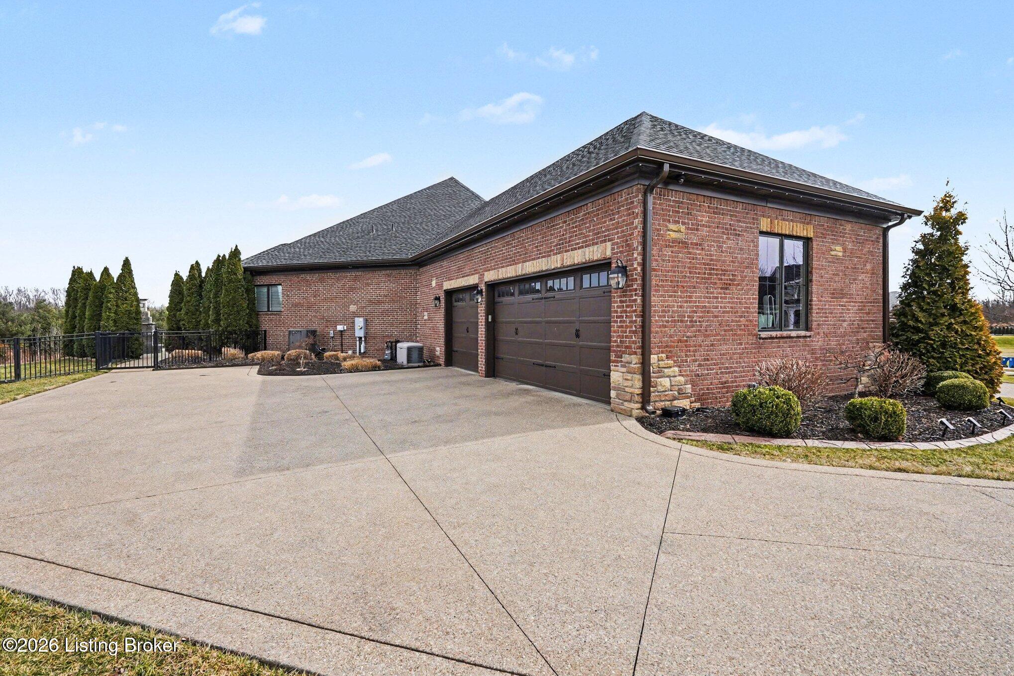 12421 Poplar Woods Dr