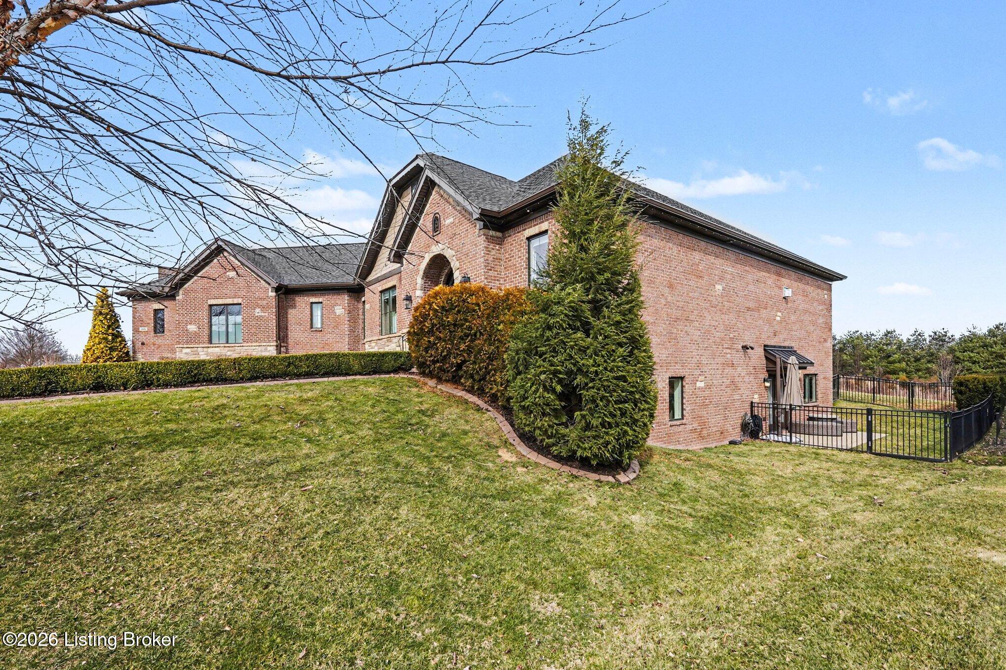 12421 Poplar Woods Dr