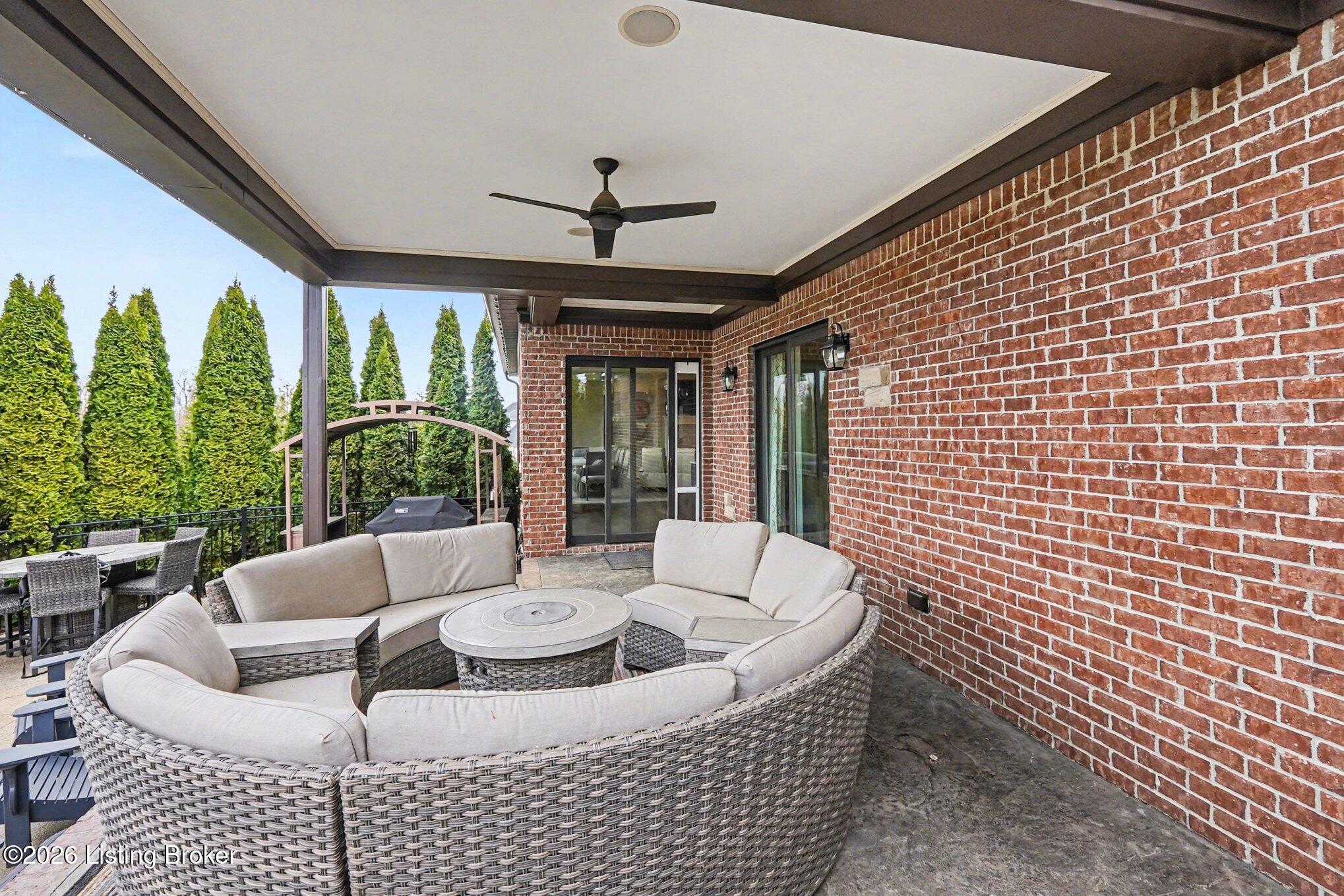 12421 Poplar Woods Dr