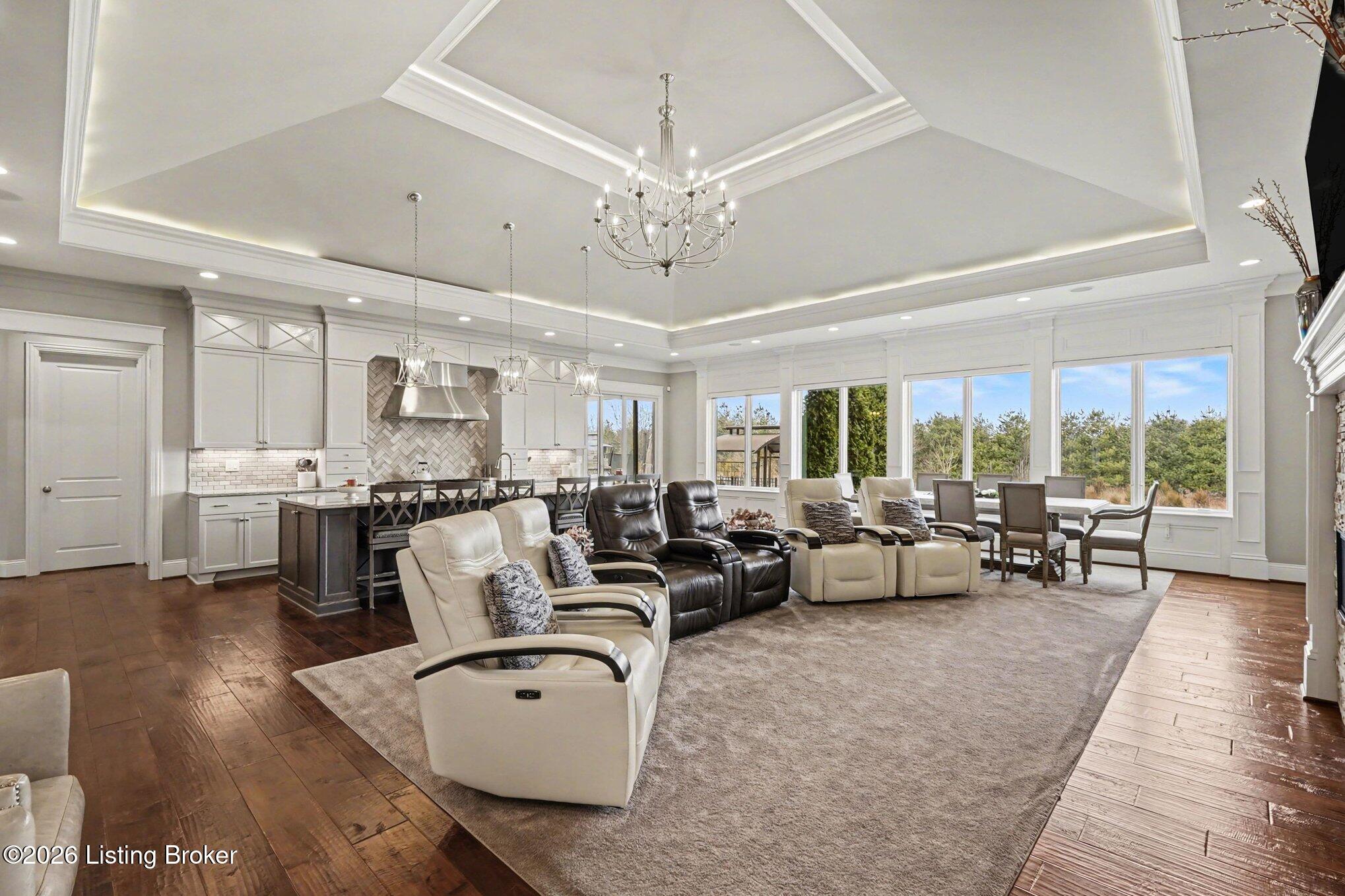 12421 Poplar Woods Dr