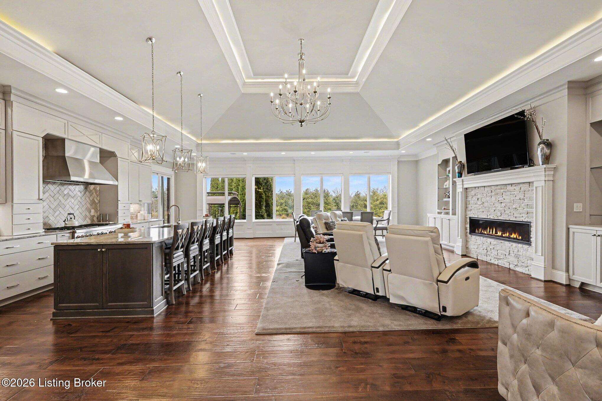 12421 Poplar Woods Dr