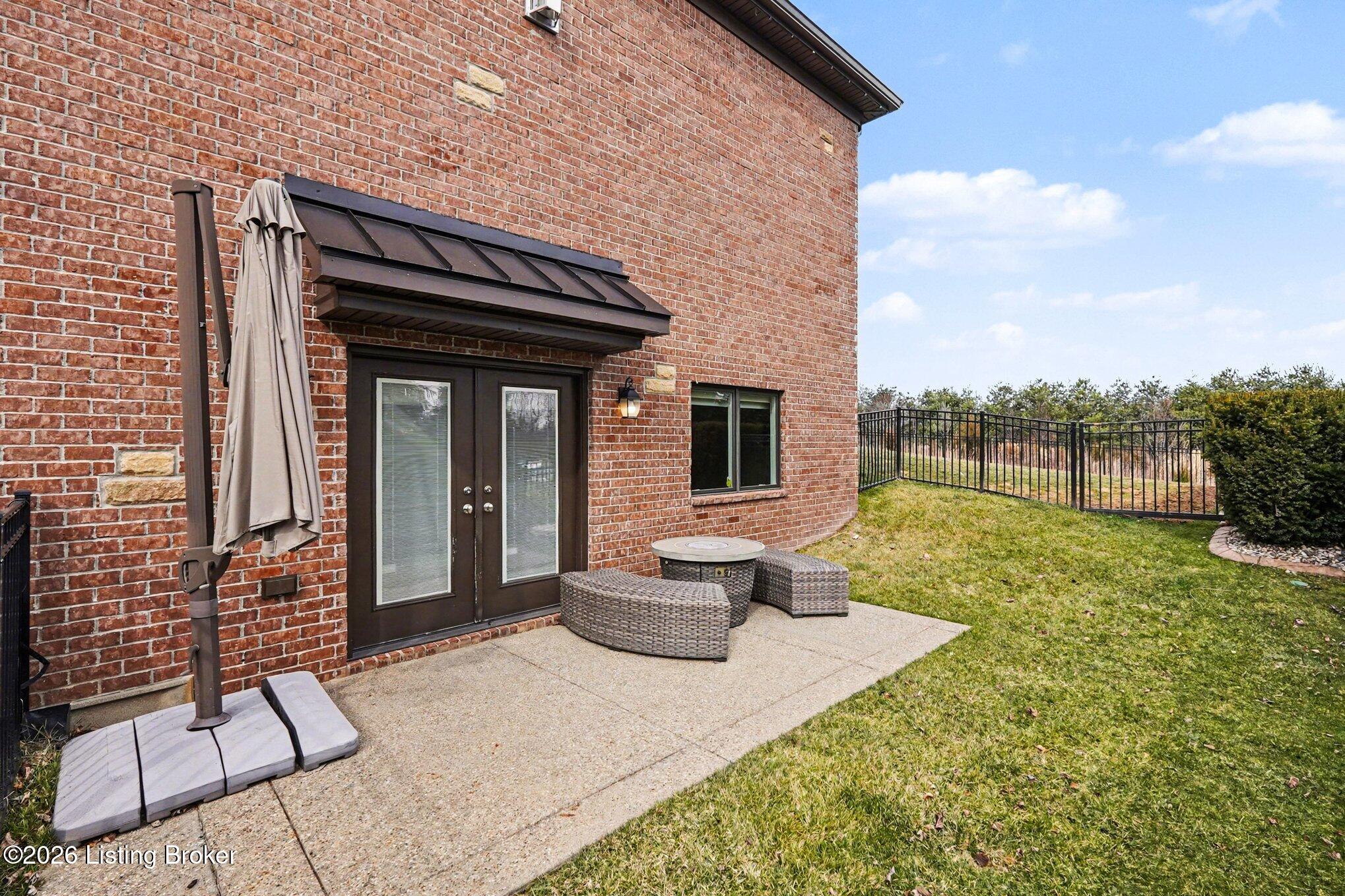 12421 Poplar Woods Dr