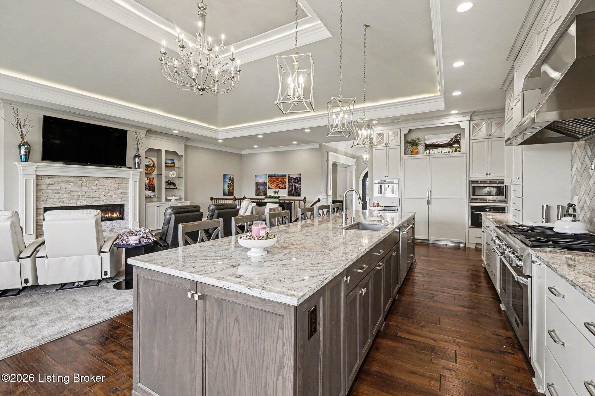 12421 Poplar Woods Dr