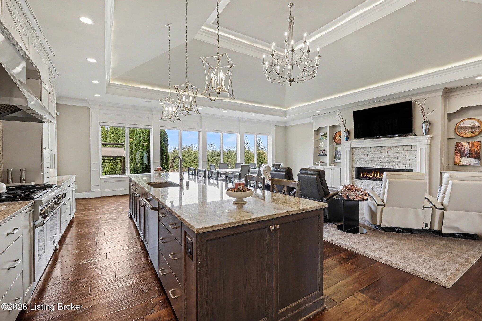 12421 Poplar Woods Dr