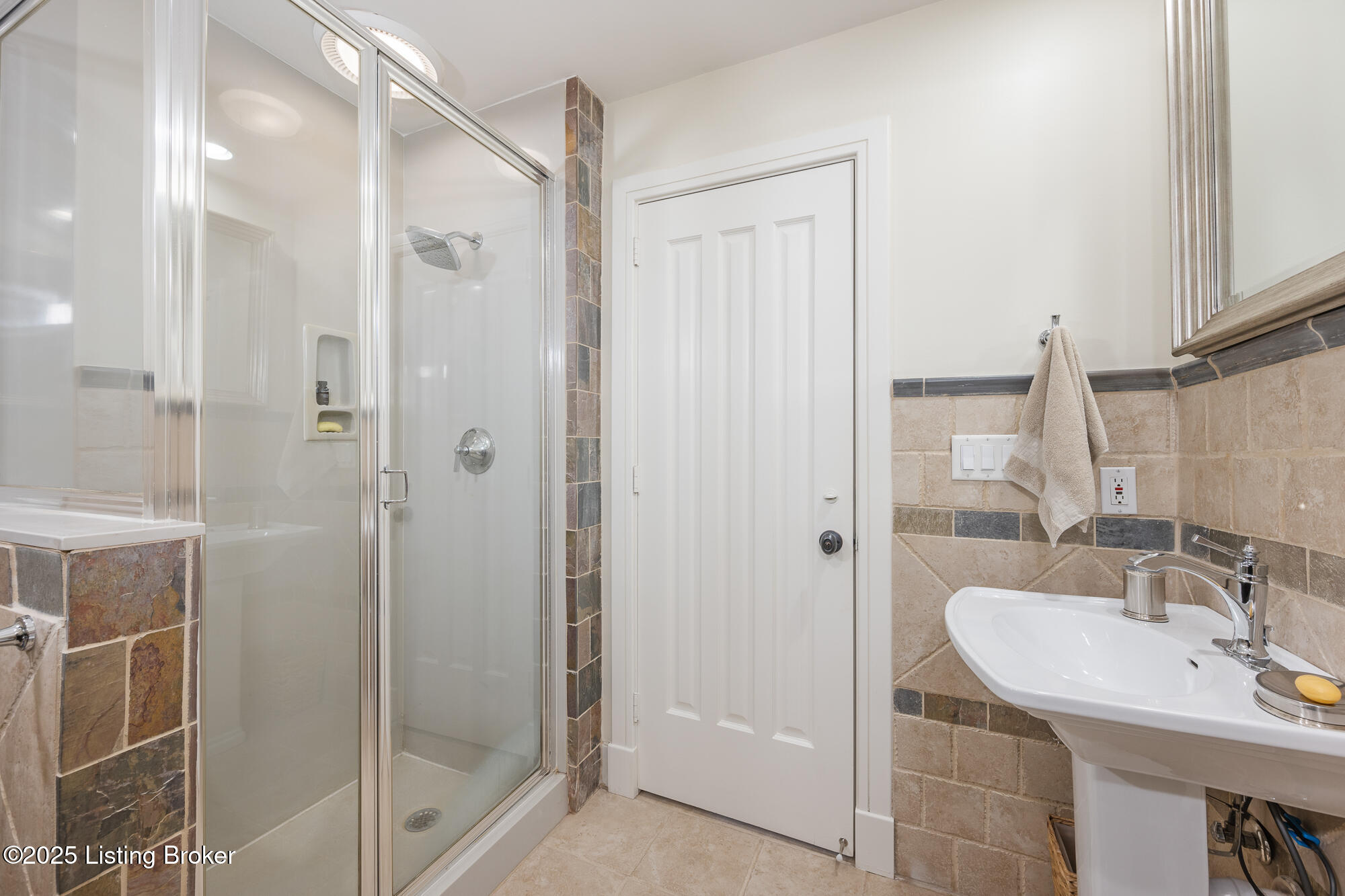 1428 Mockingbird Valley Green