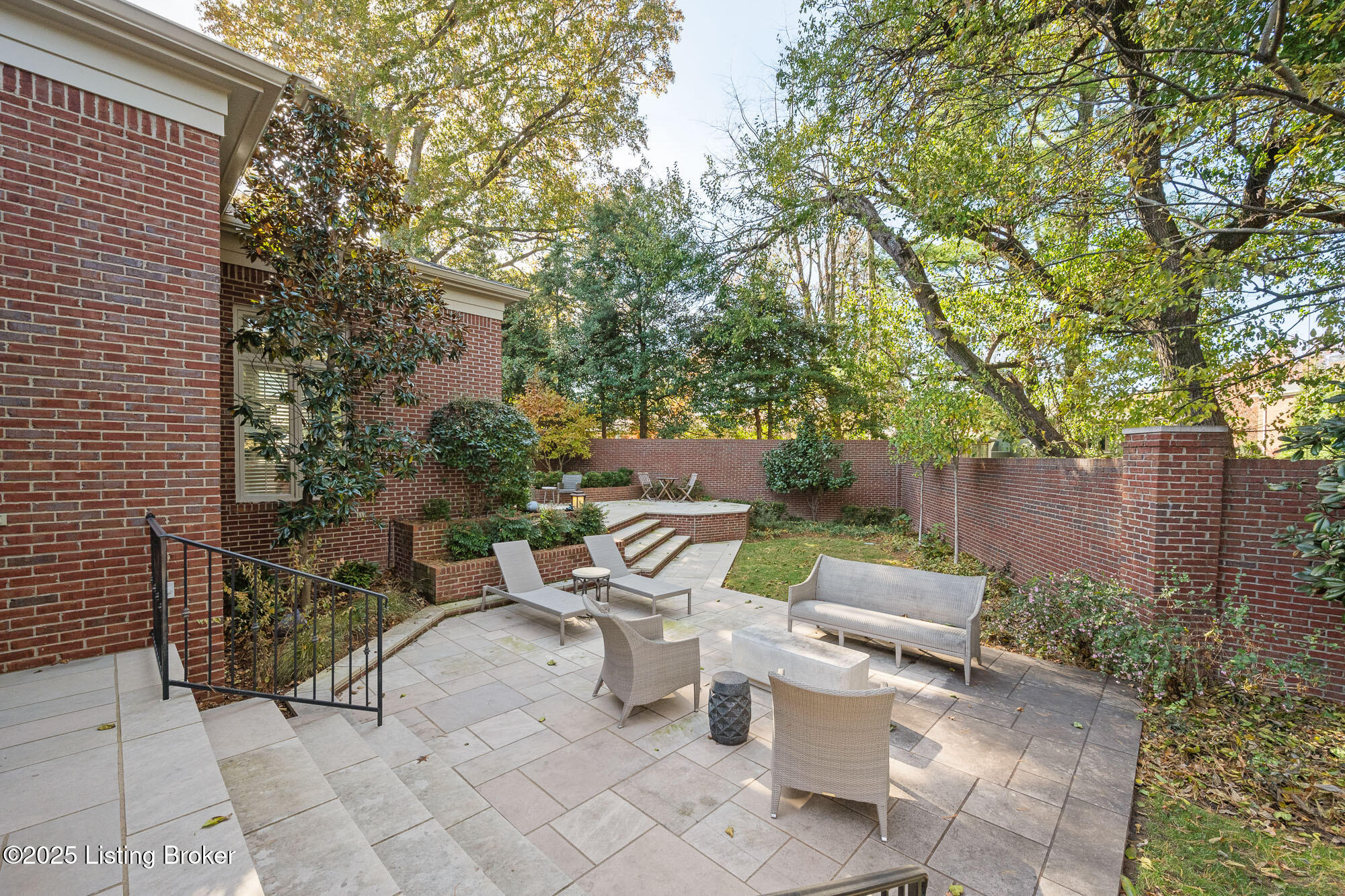 1428 Mockingbird Valley Green