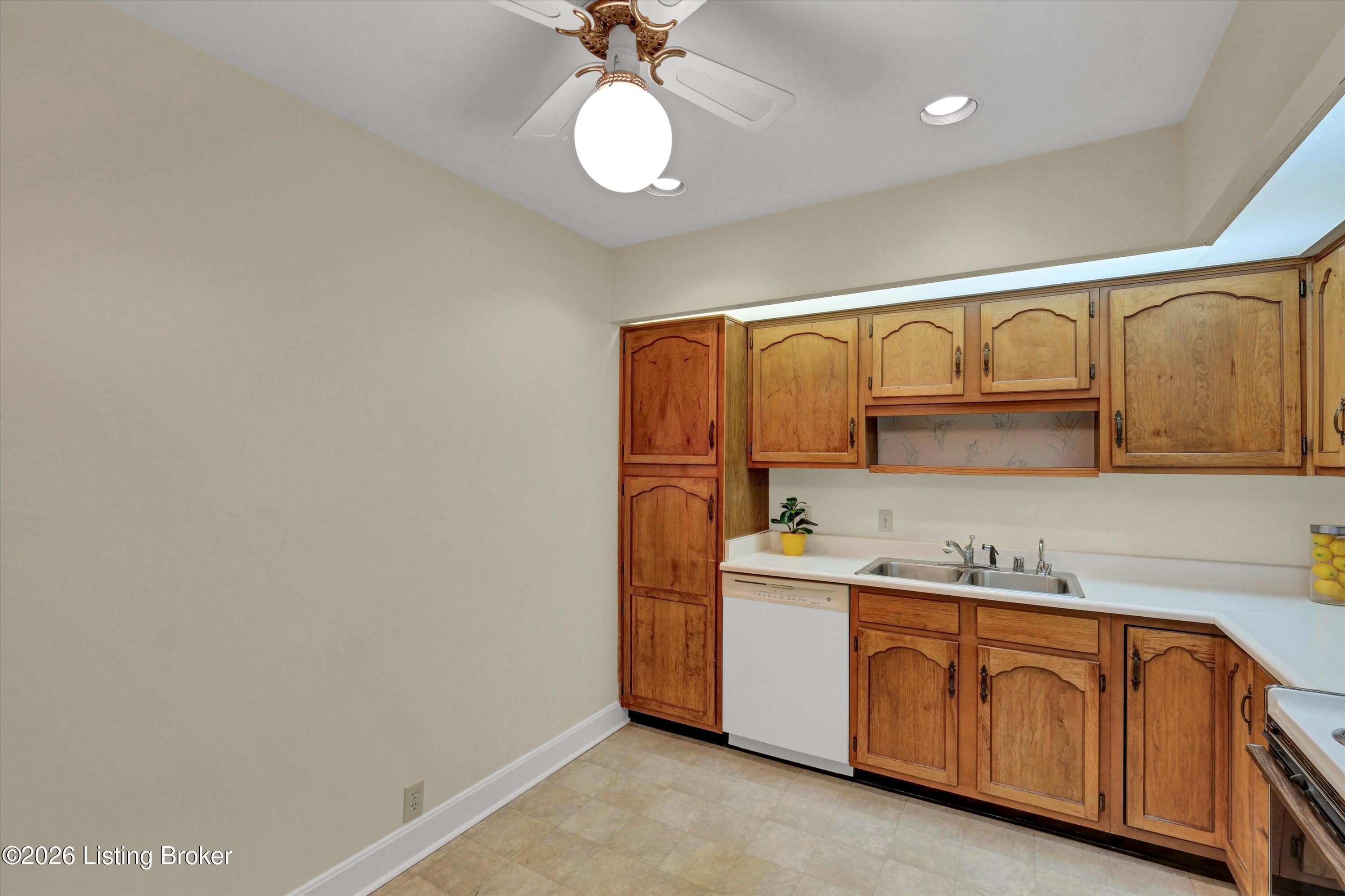 5800 Coach Gate Wynde APT 321