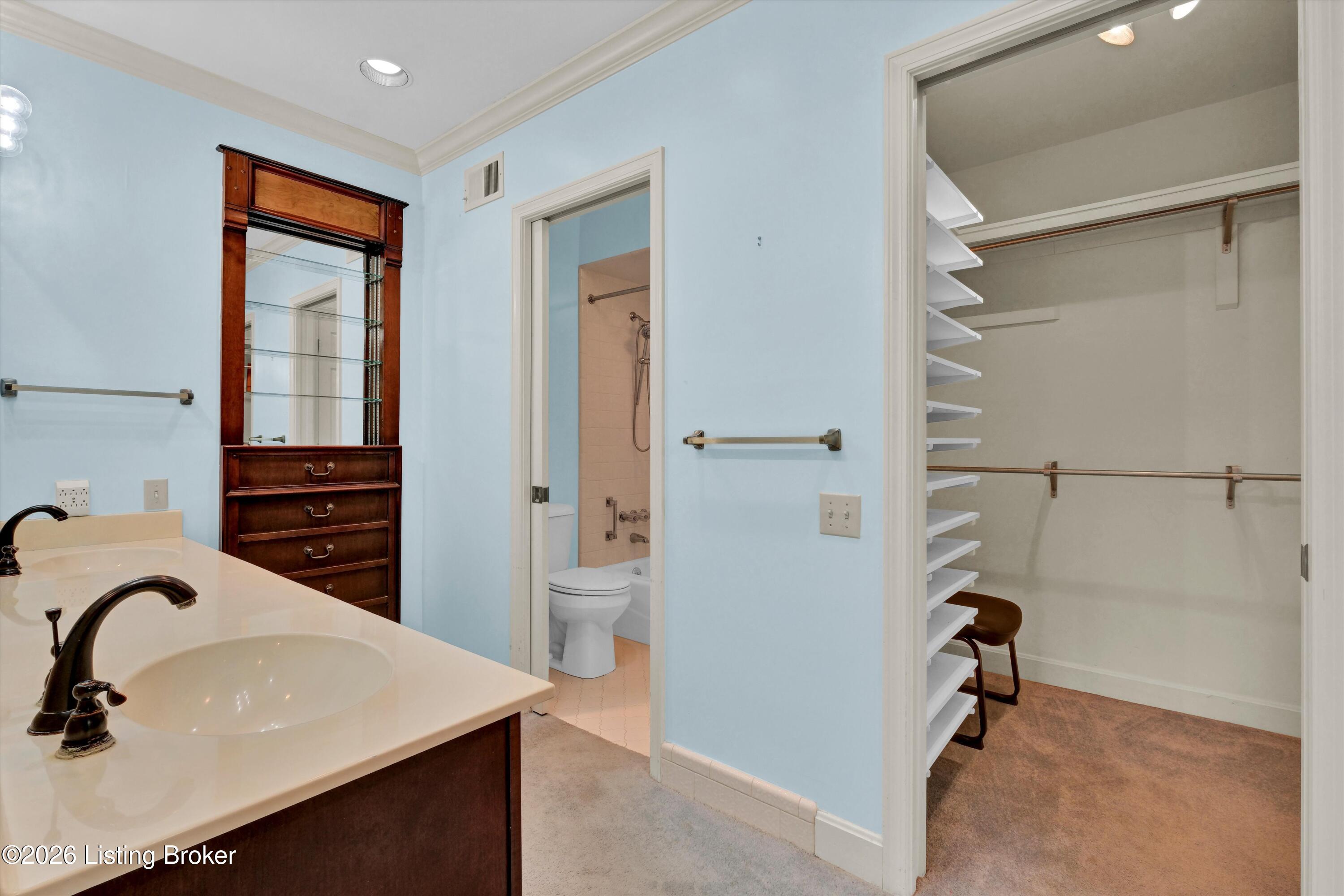 5800 Coach Gate Wynde APT 321