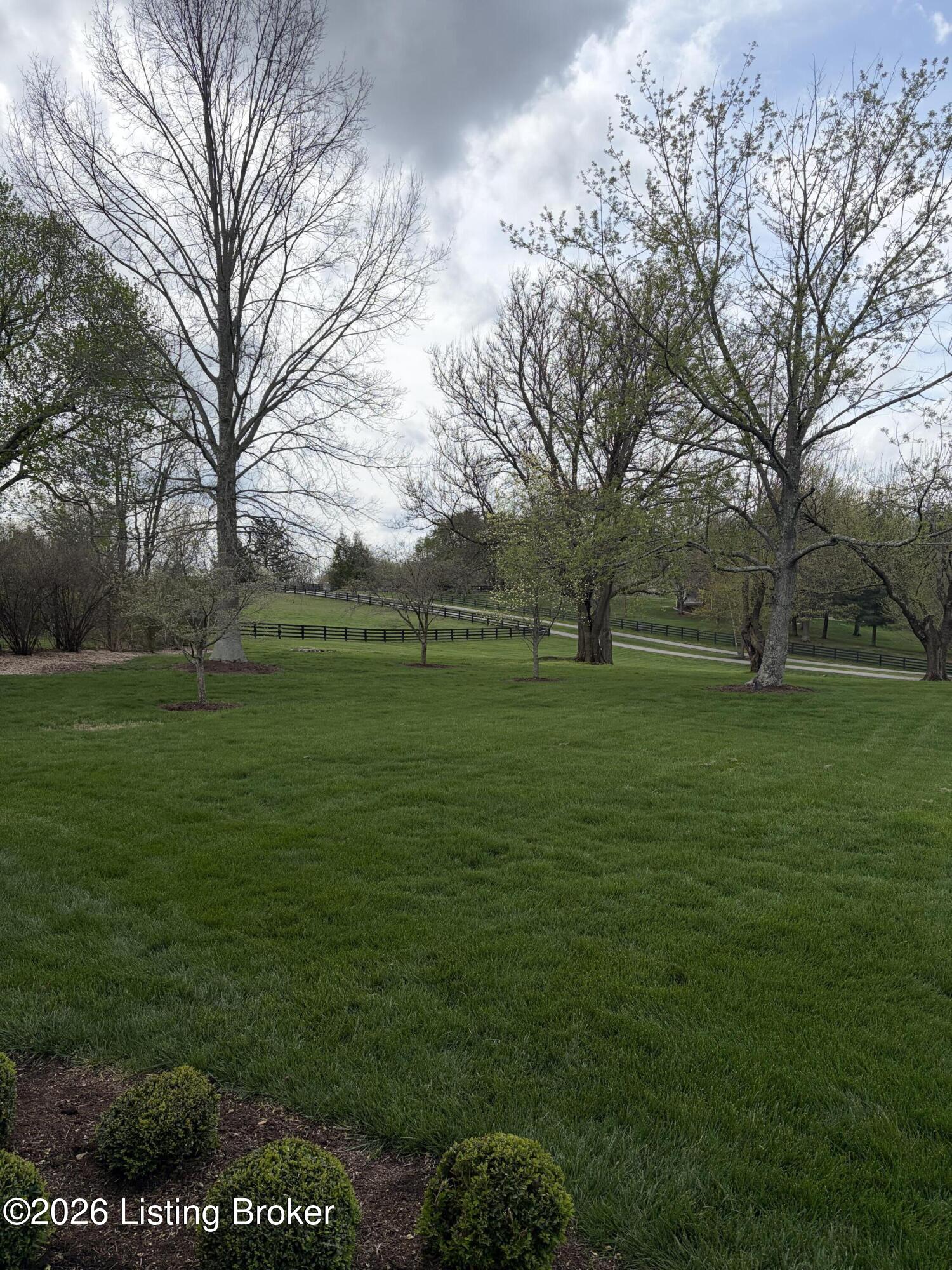 2013 Goshen Ln