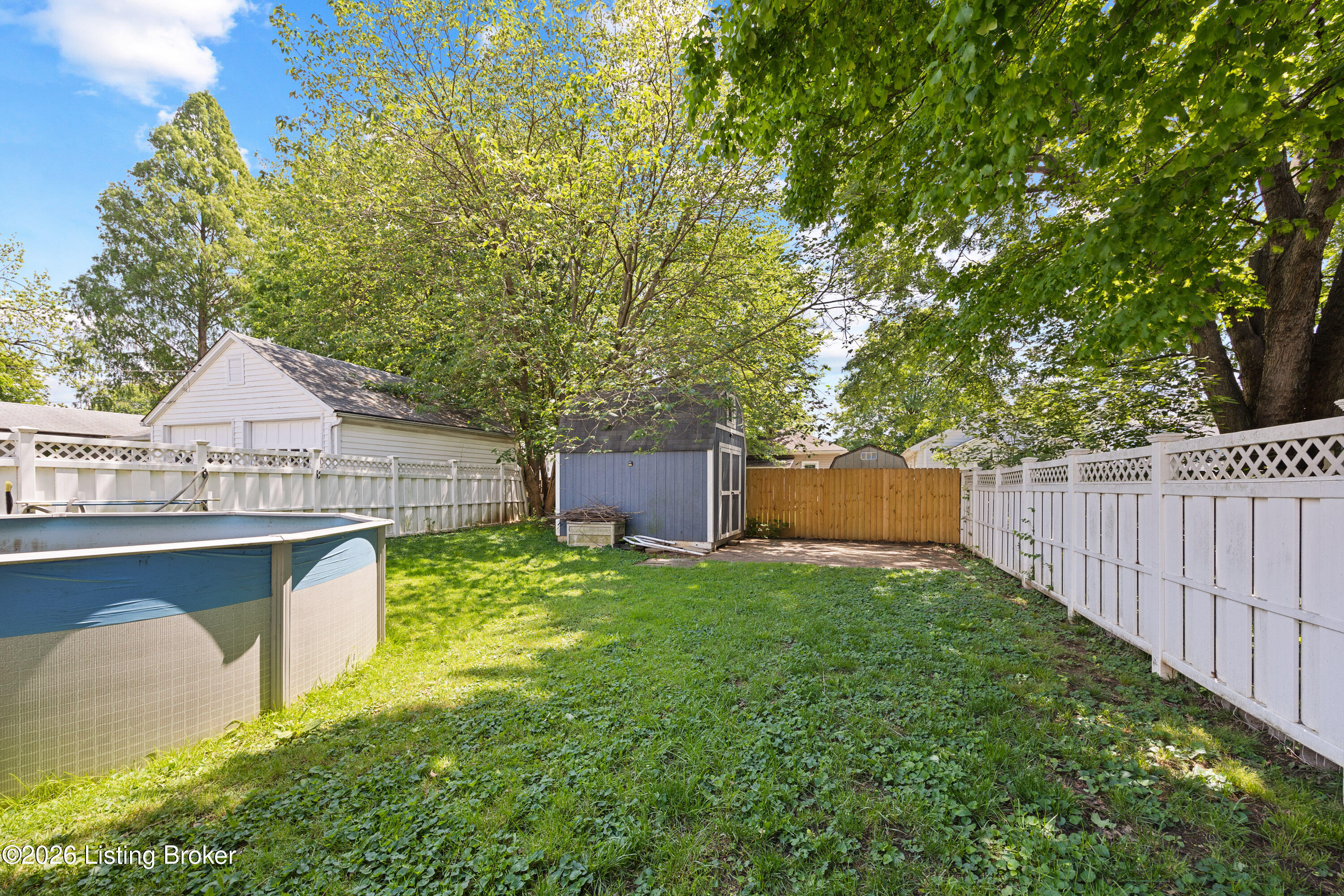 830 Clarks Ln
