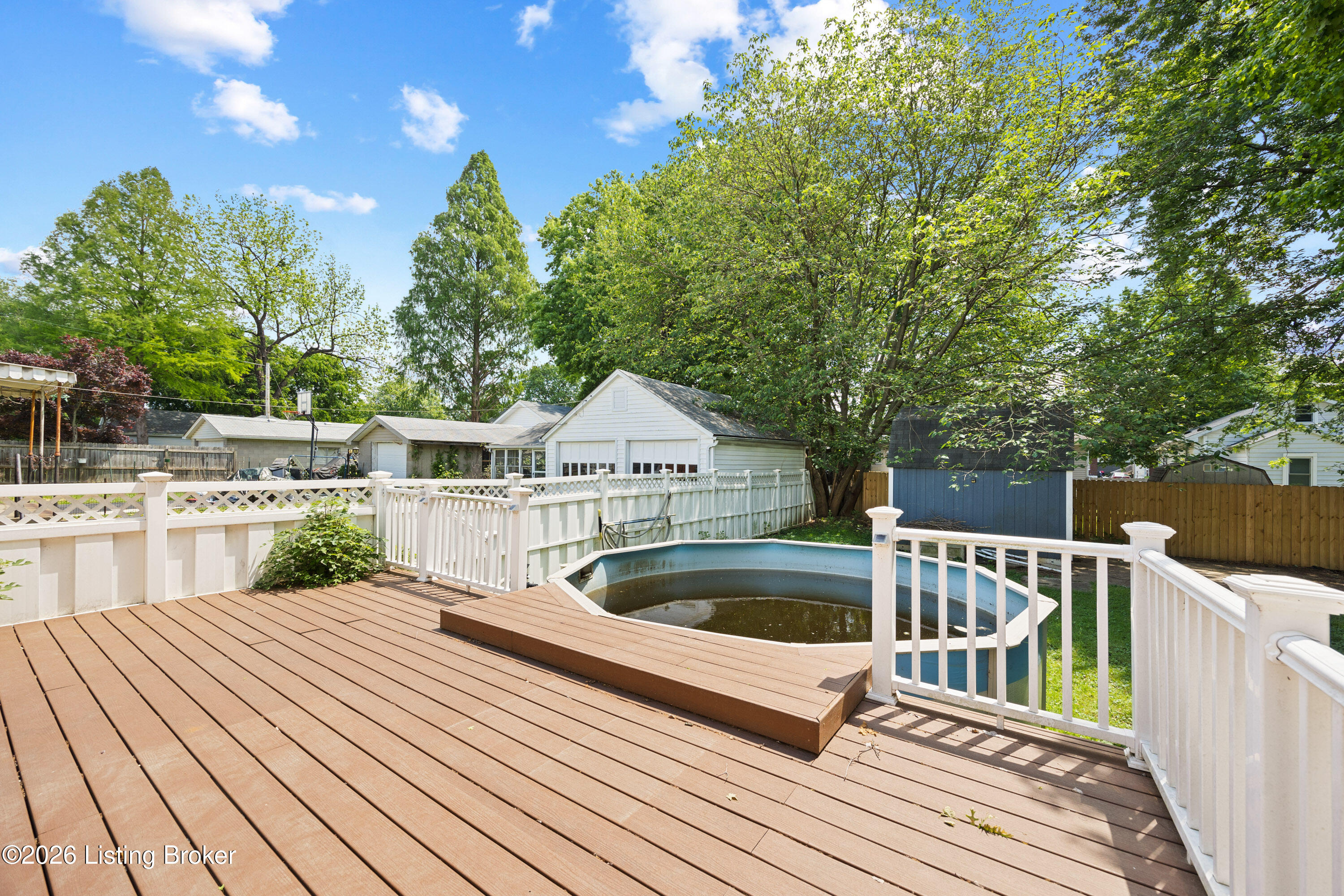 830 Clarks Ln