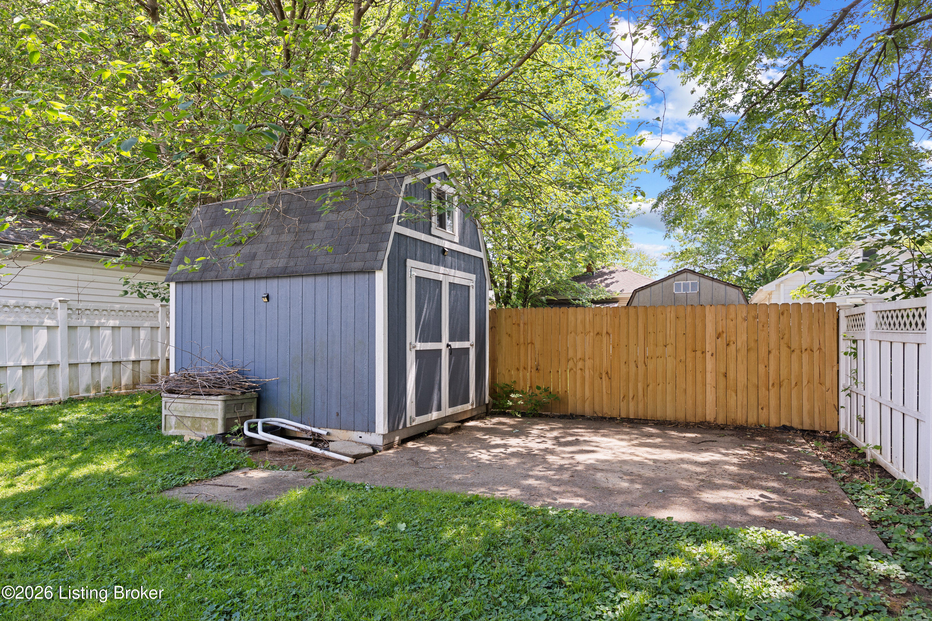 830 Clarks Ln