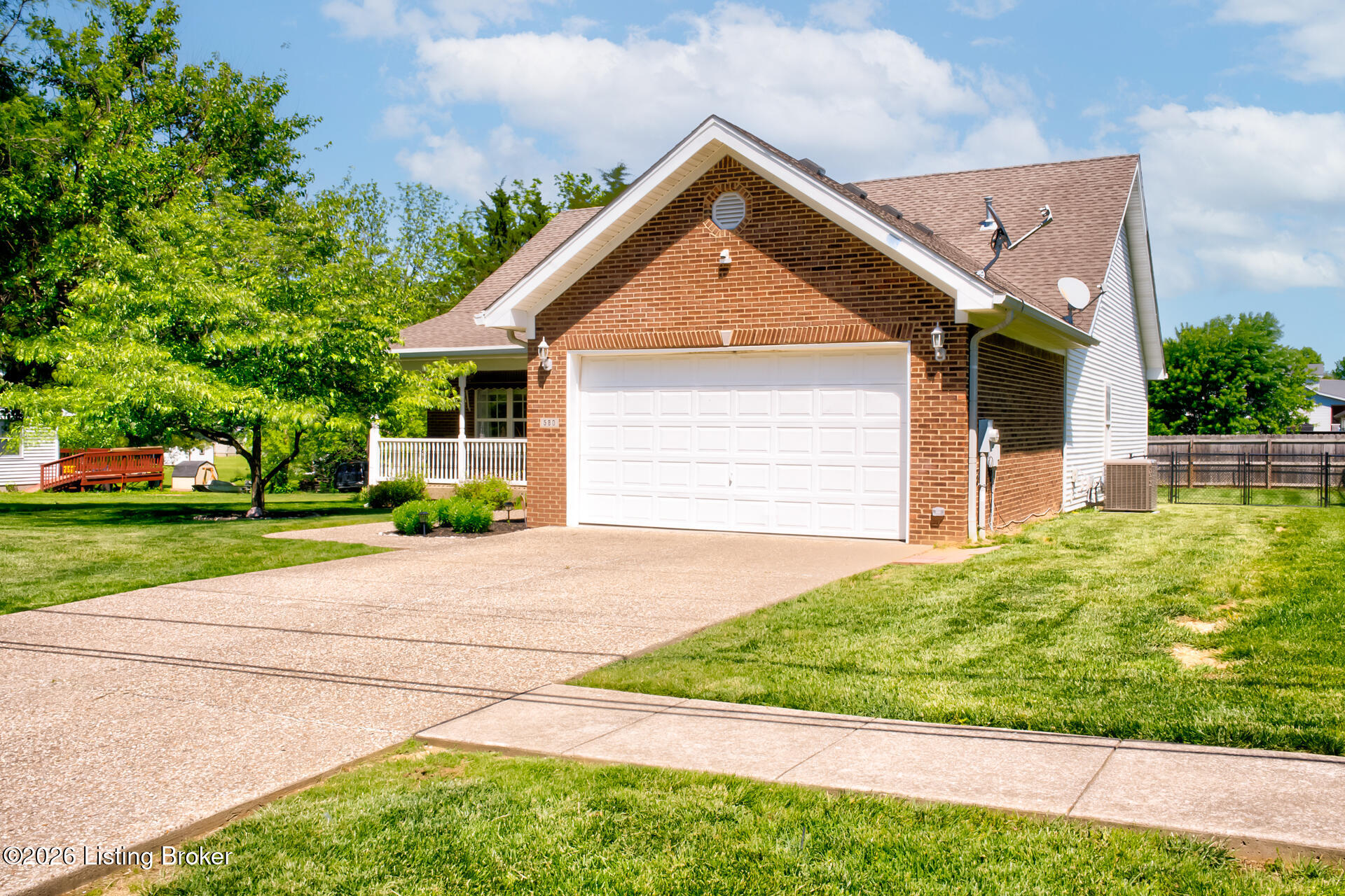 580 Catalpa Ln