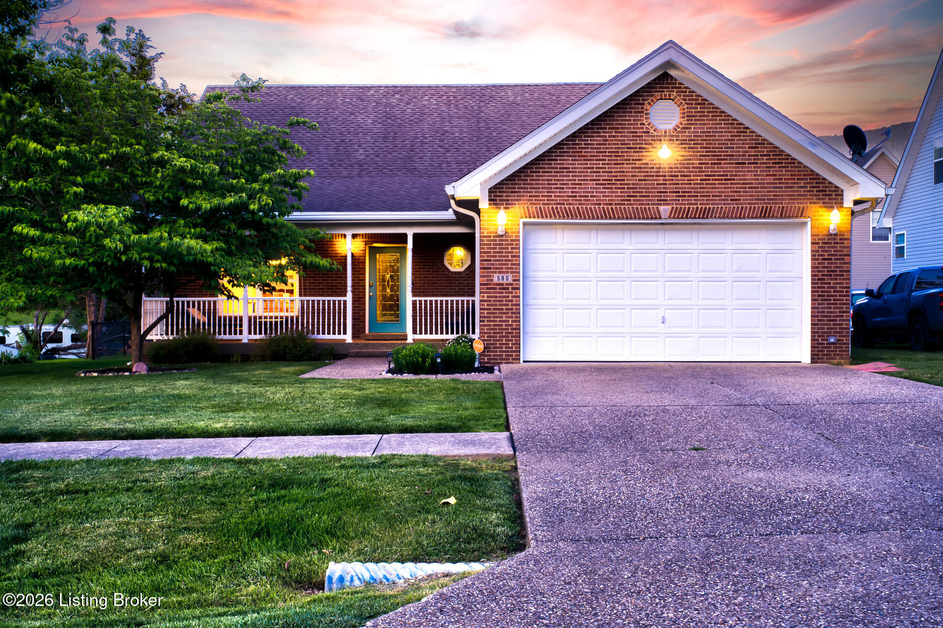 580 Catalpa Ln