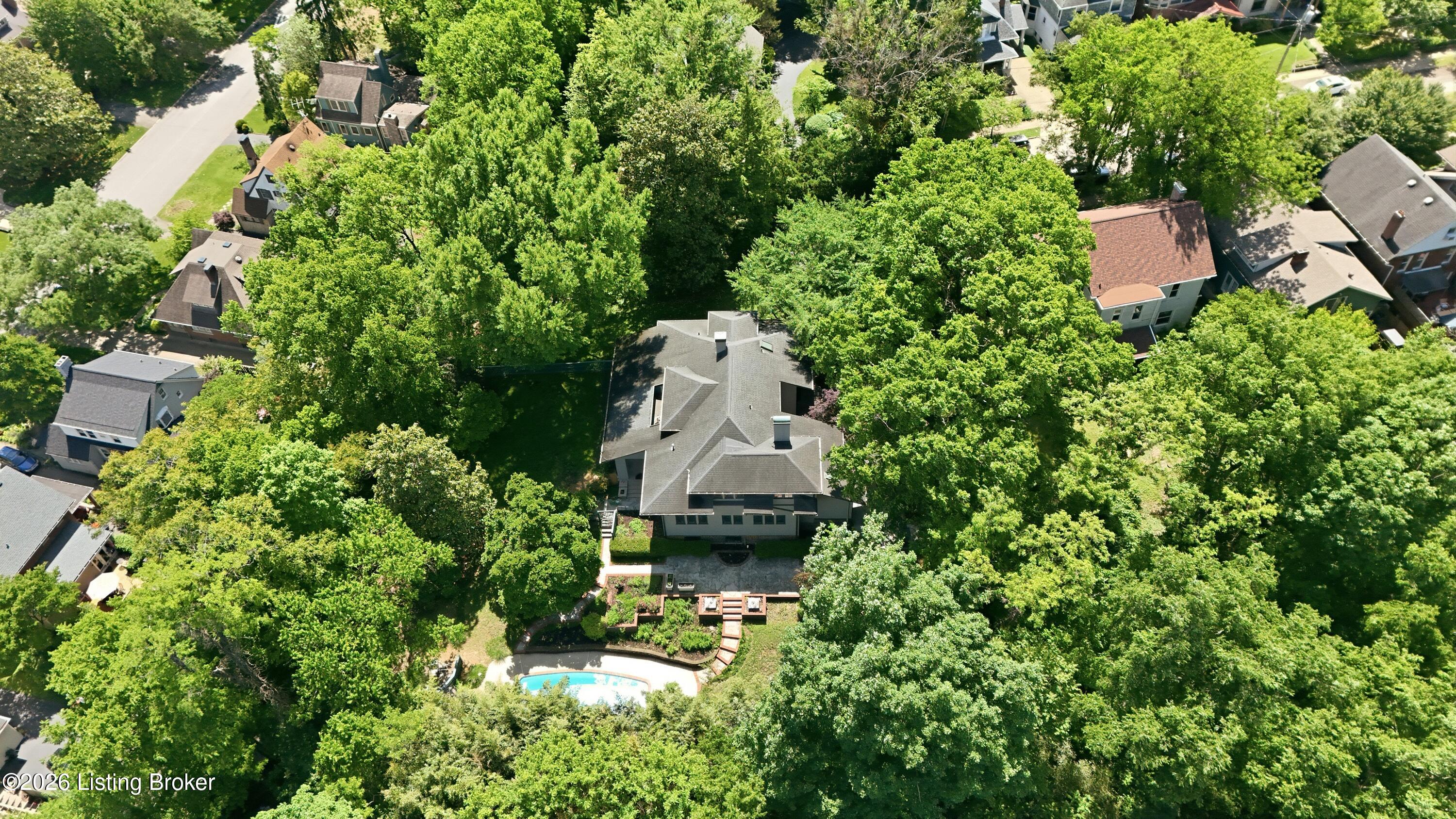2119 Kenilworth Pl