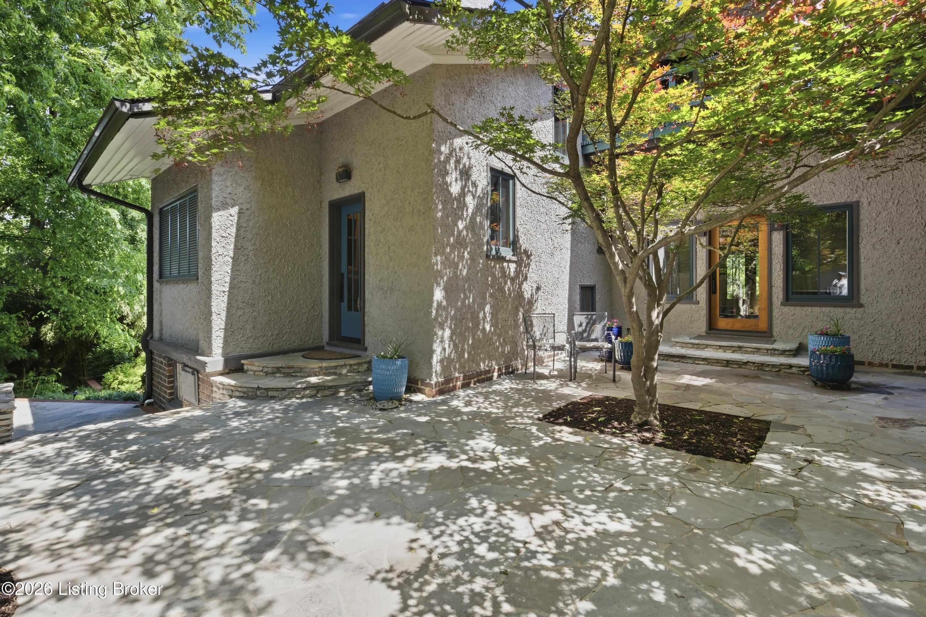 2119 Kenilworth Pl