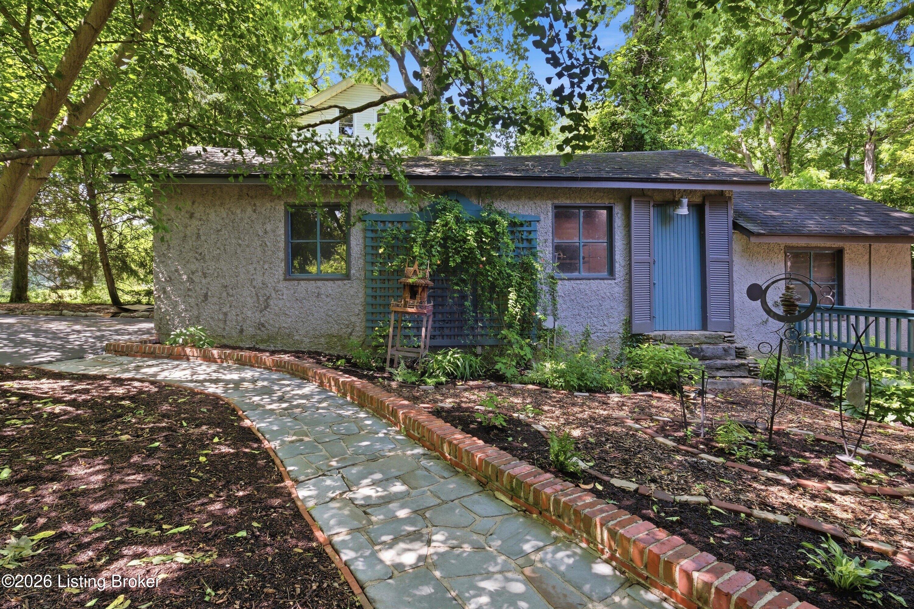 2119 Kenilworth Pl