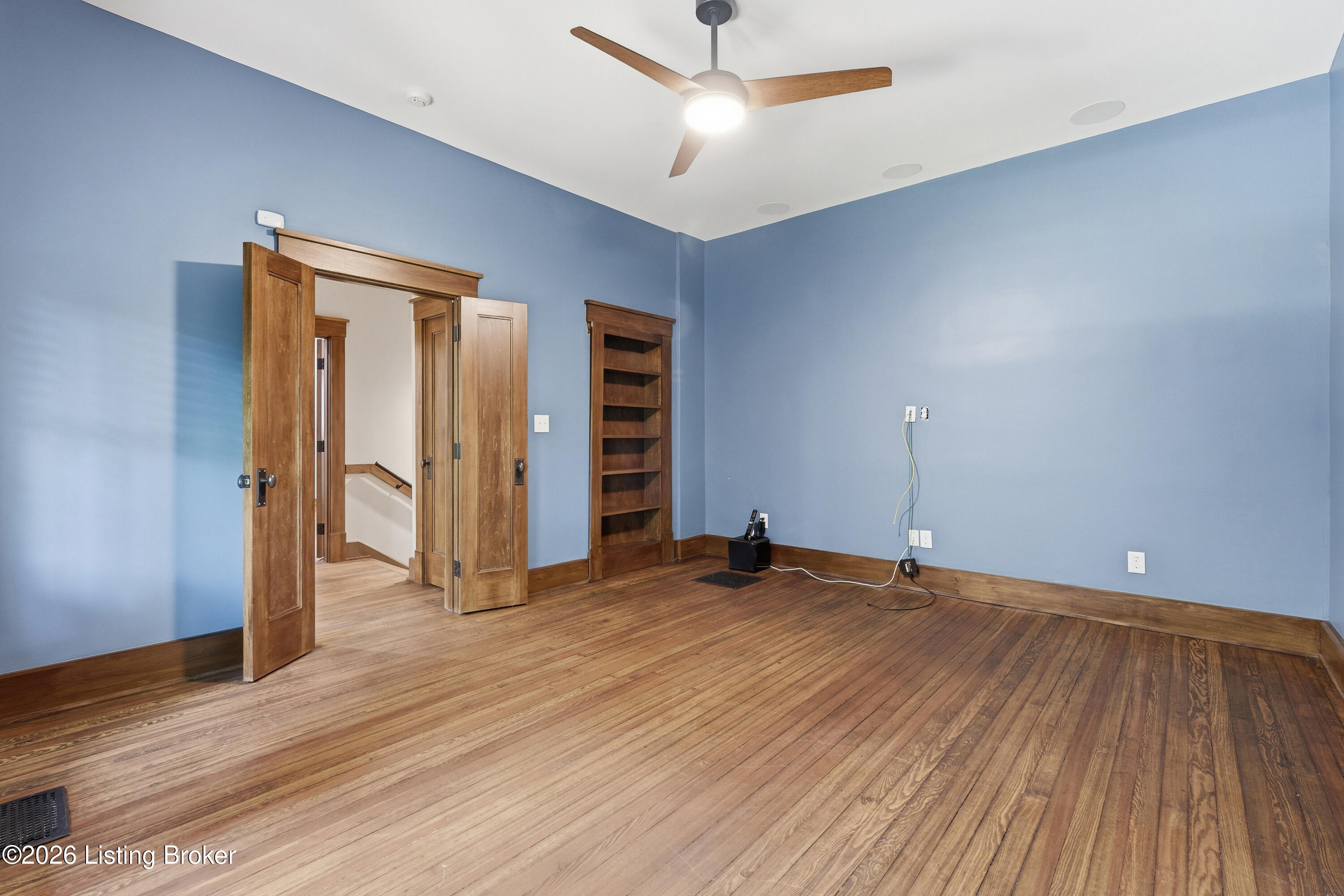 2119 Kenilworth Pl
