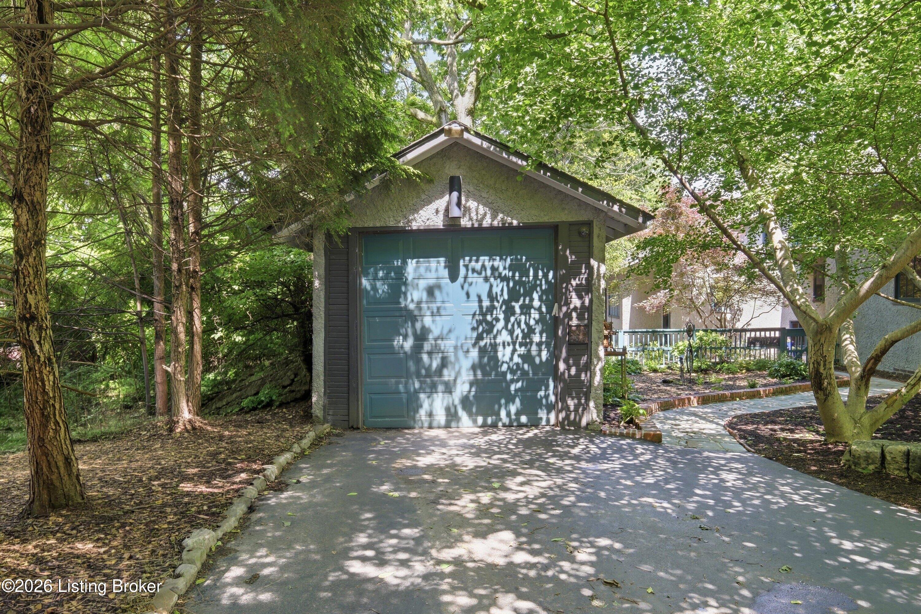 2119 Kenilworth Pl