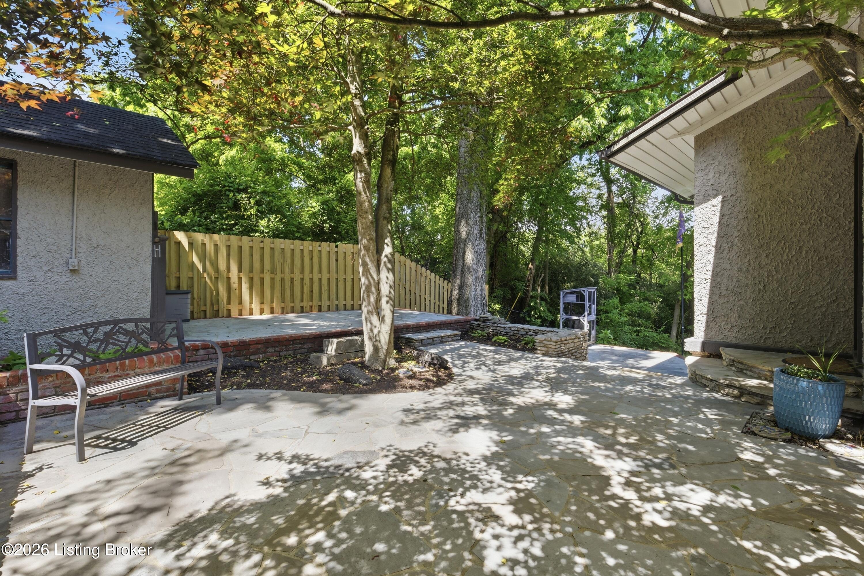 2119 Kenilworth Pl